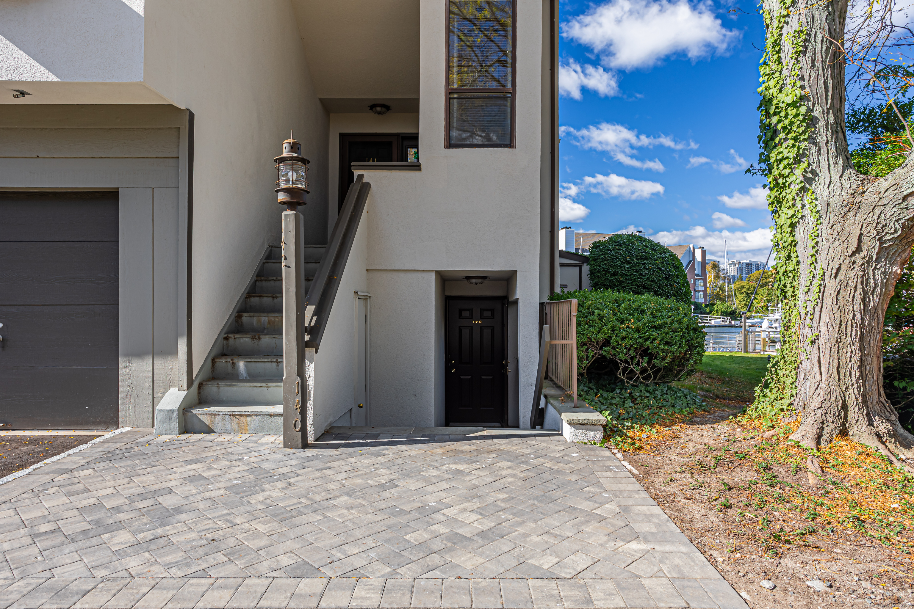 105 Harbor Drive APT 140