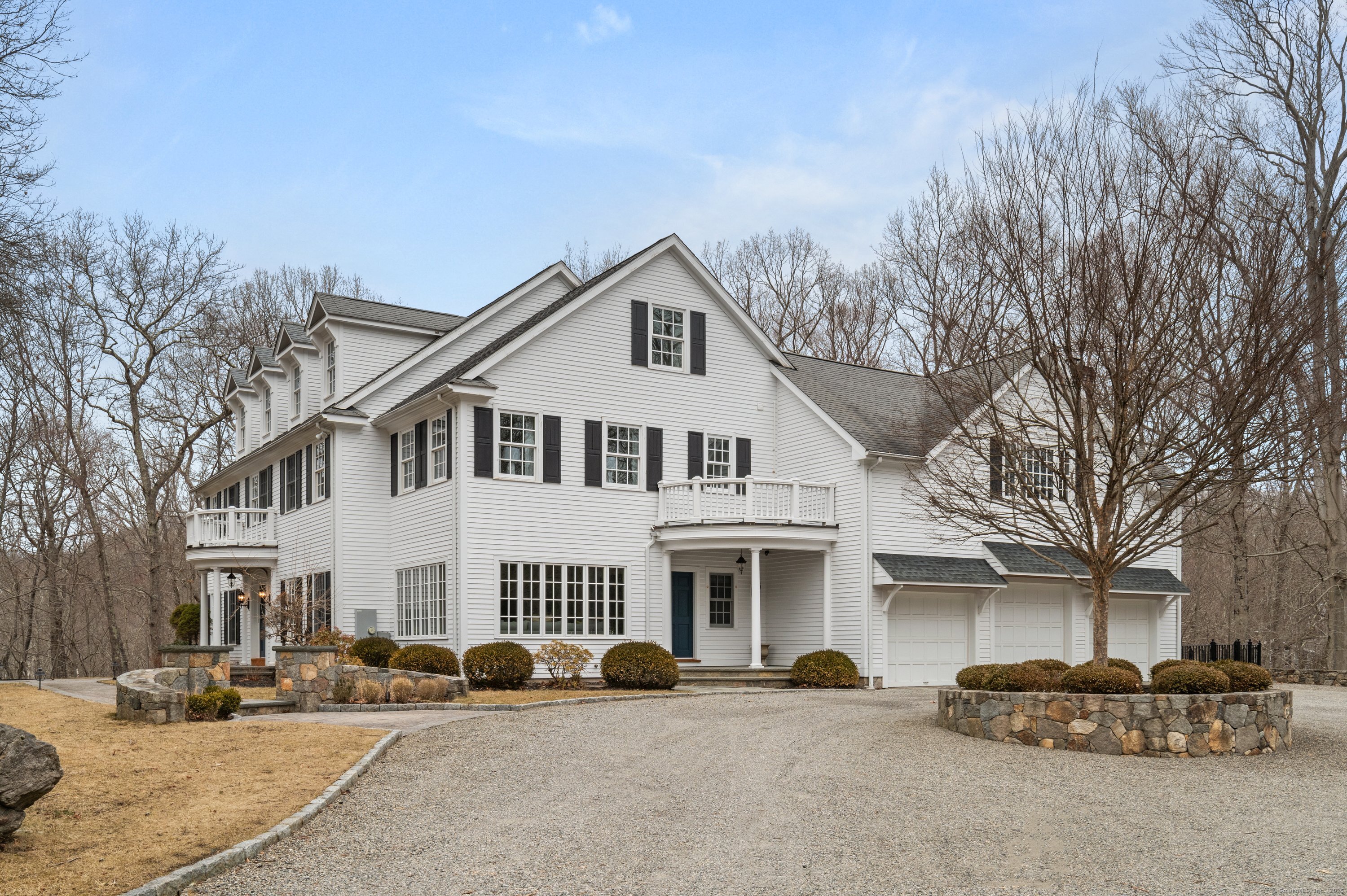 275 Newtown Turnpike