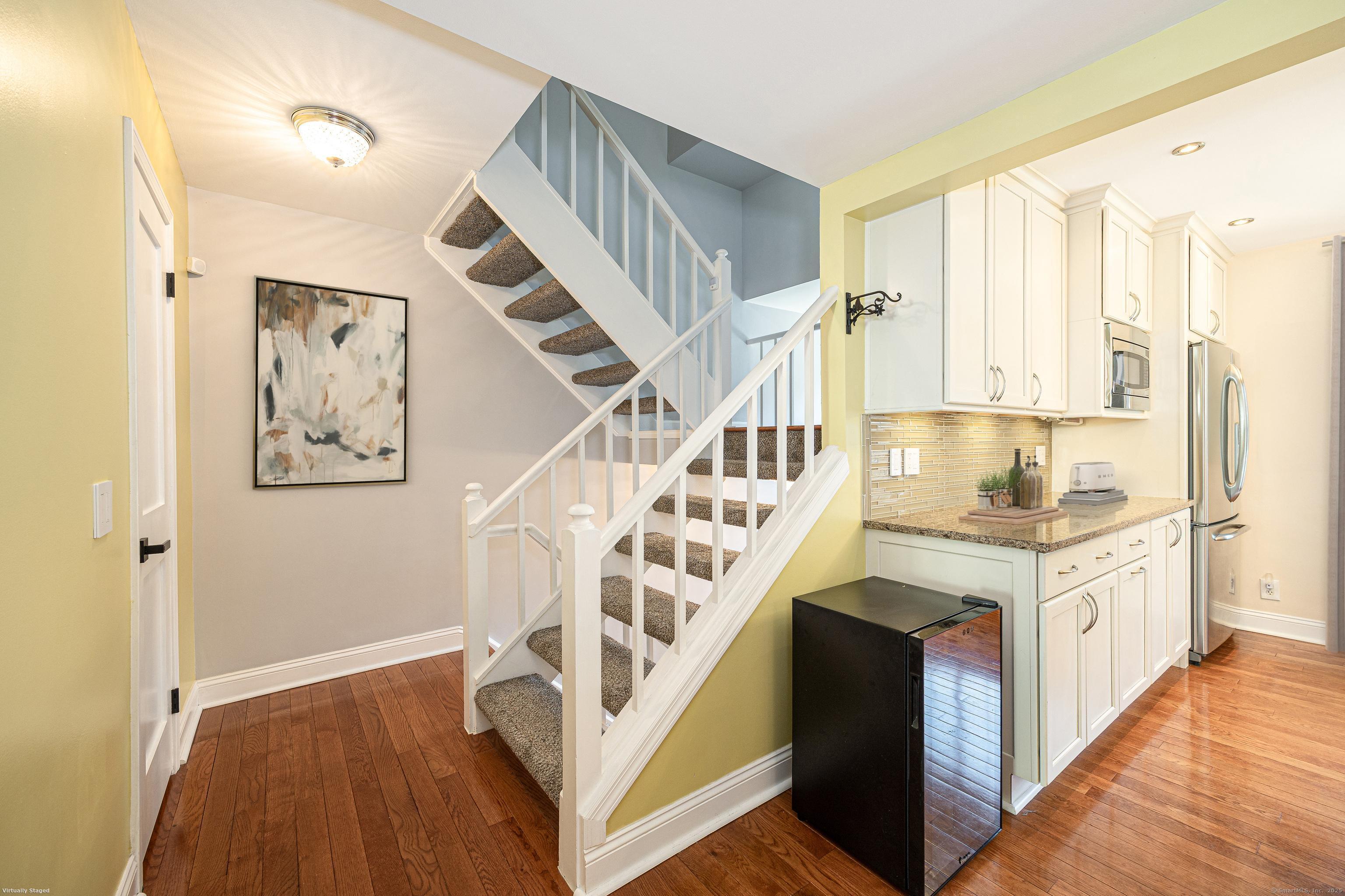 237 Strawberry Hill Avenue APT 41