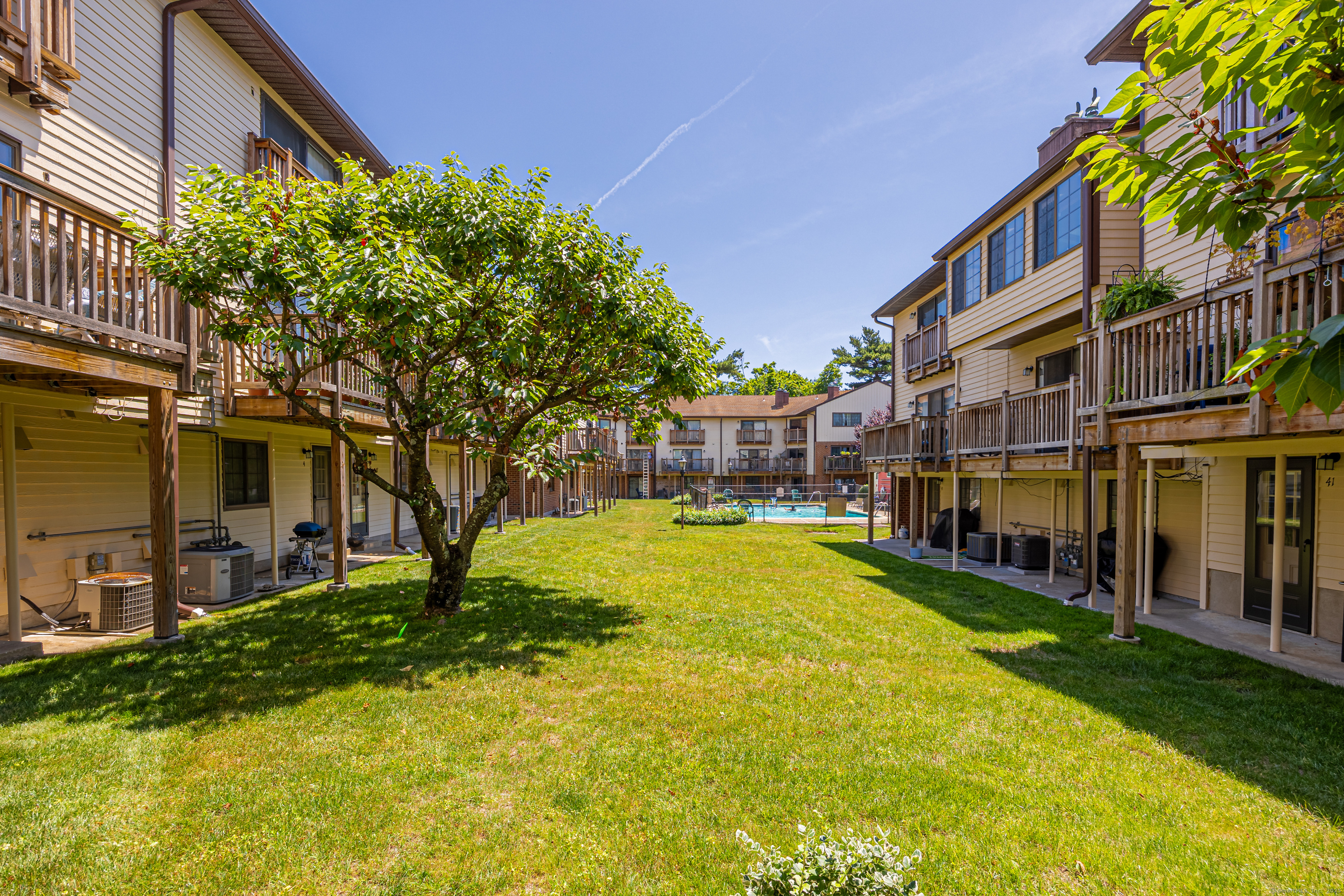 237 Strawberry Hill Avenue APT 41