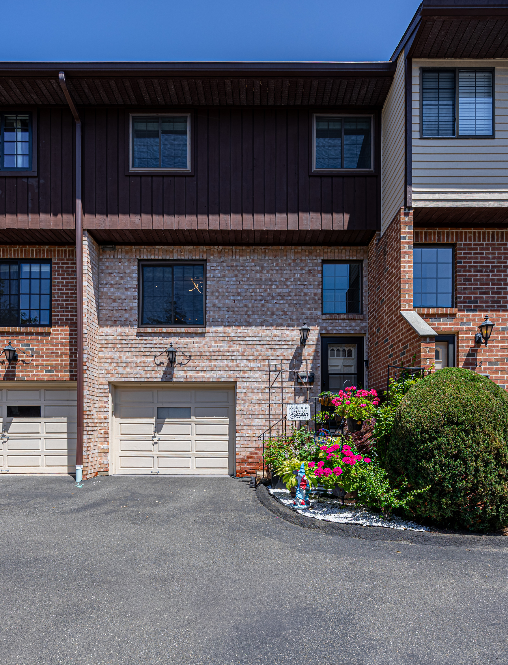 237 Strawberry Hill Avenue APT 41