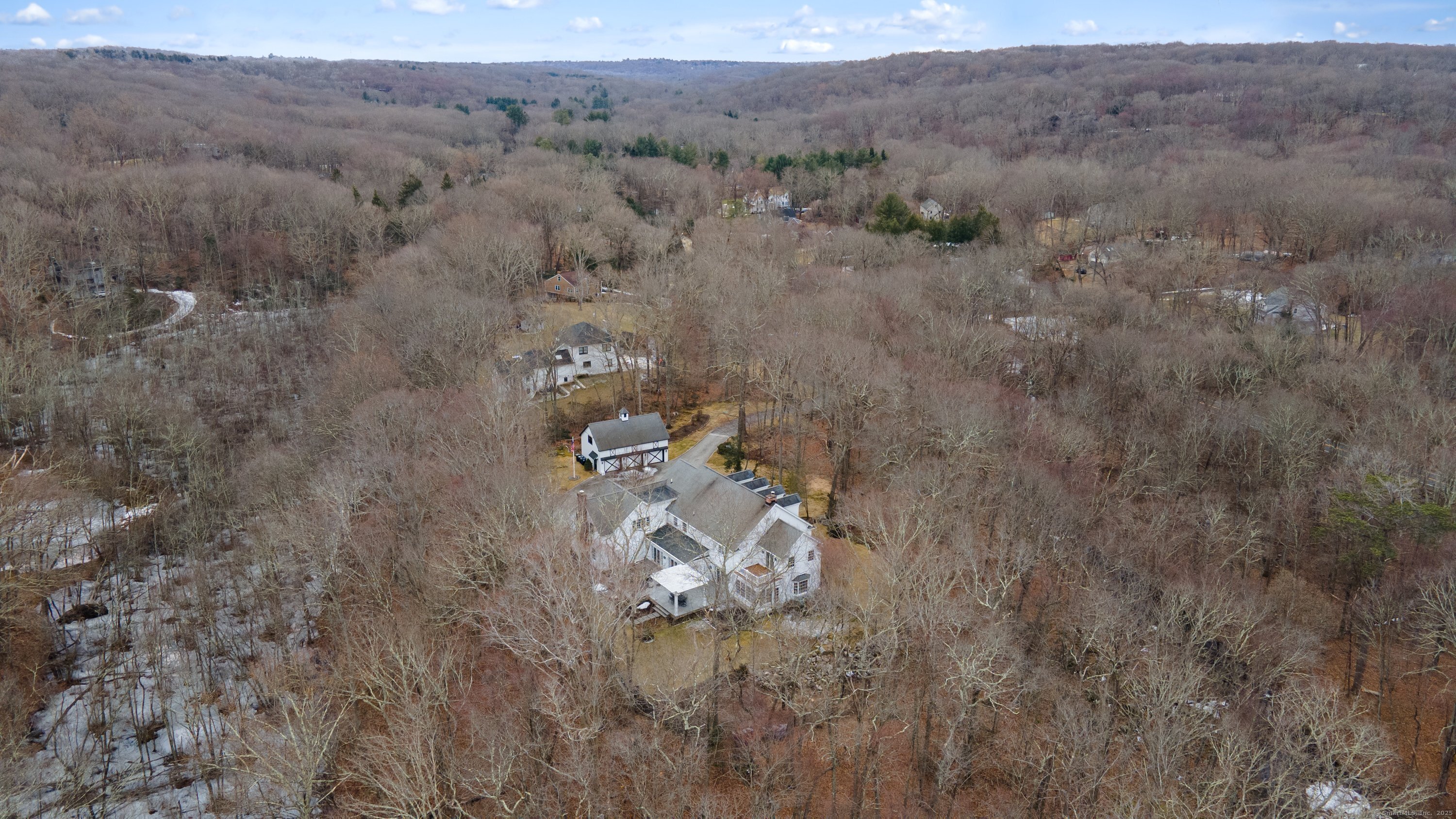 275 Newtown Turnpike