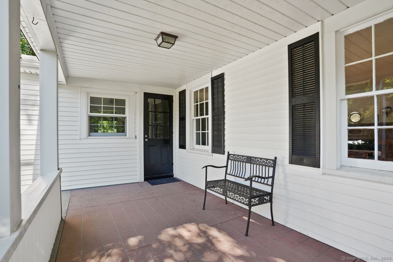 2078 Huntington Turnpike