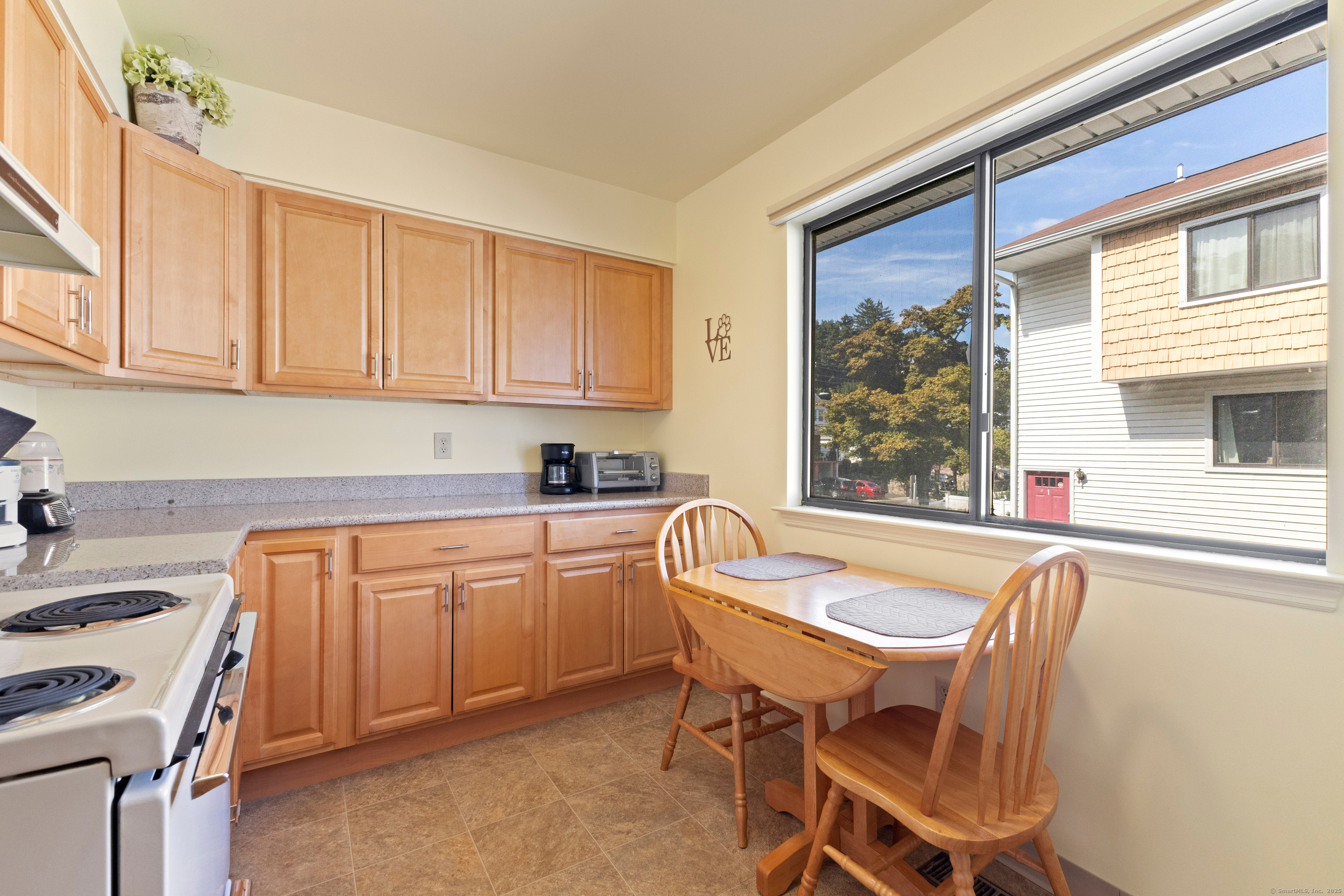 825 Hope Street 8