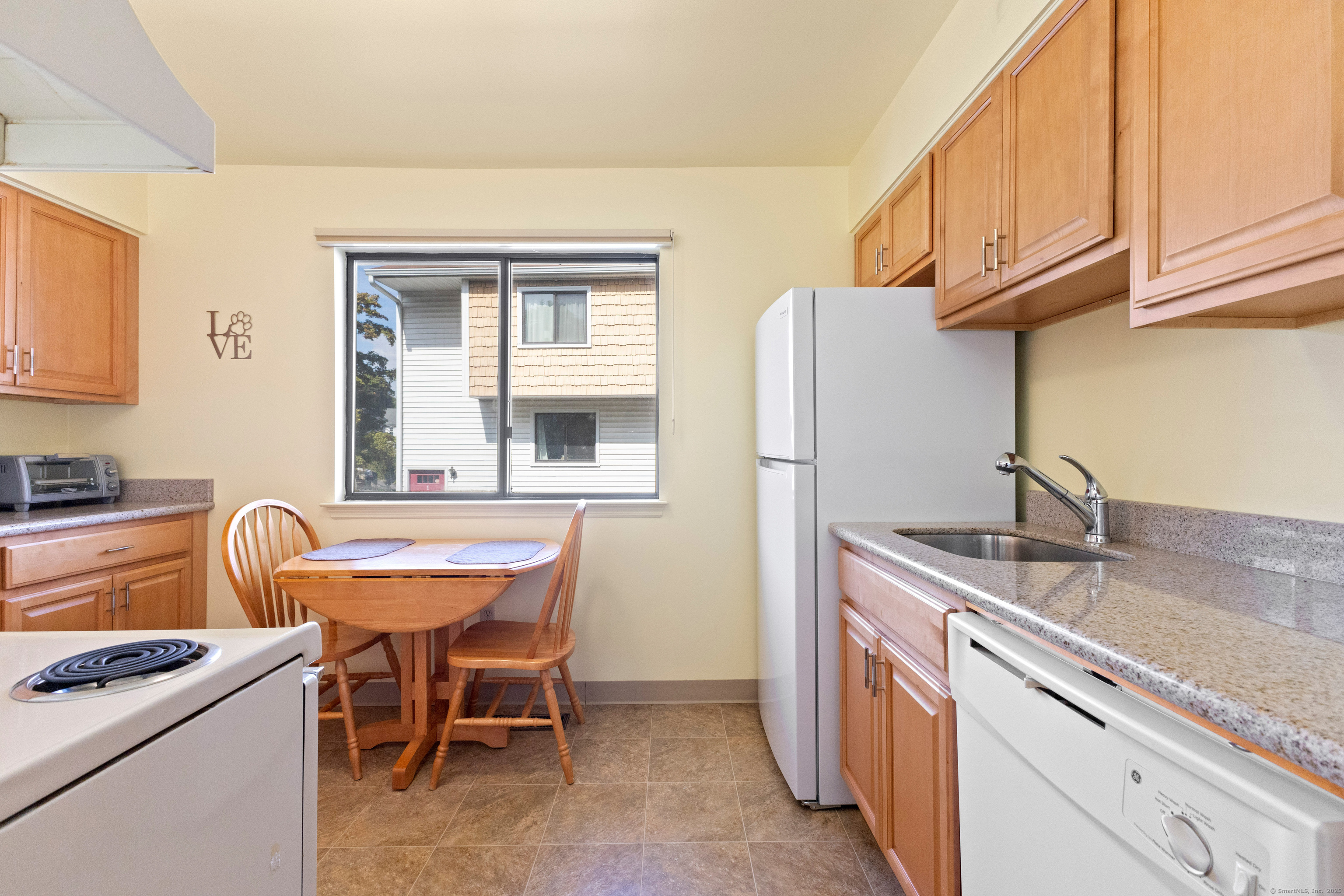 825 Hope Street 8