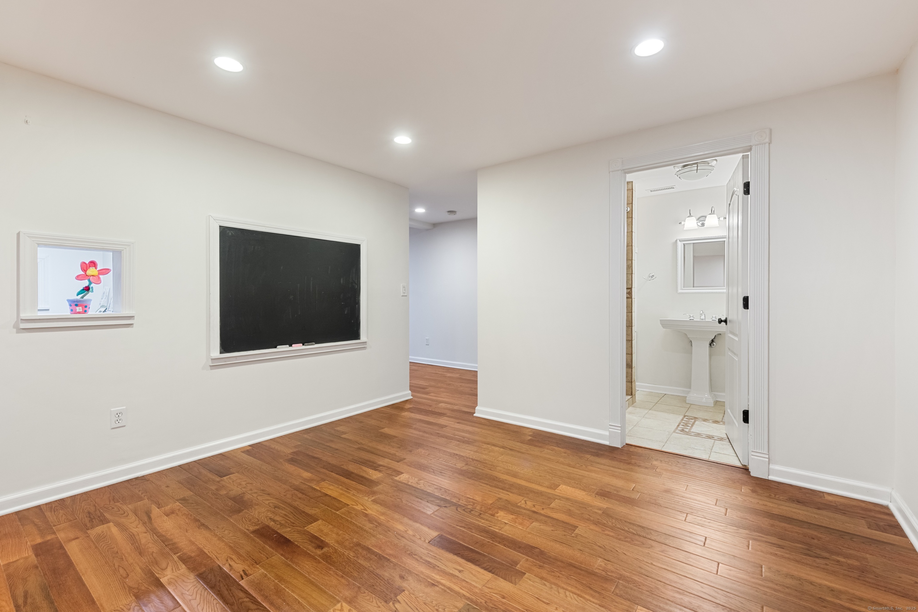 25 Samuelson Road