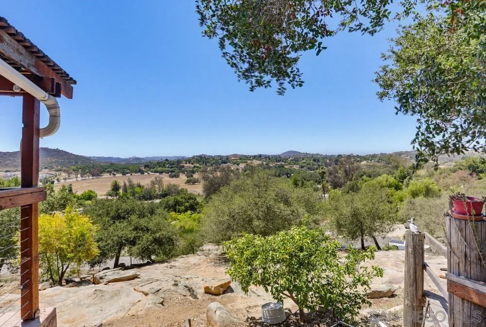 28185 Valley Center