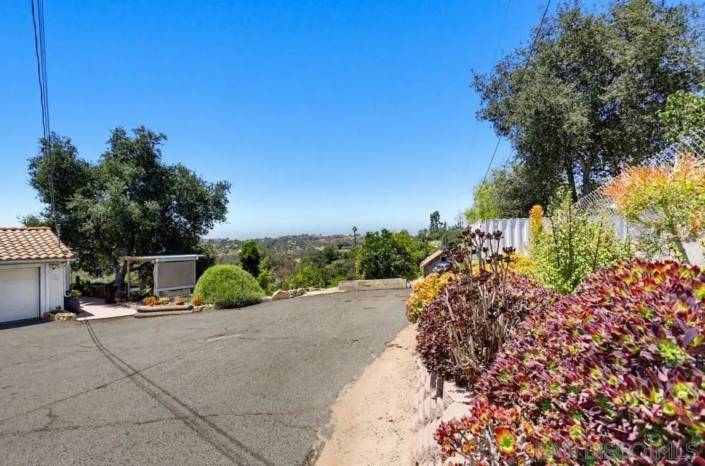 28185 Valley Center