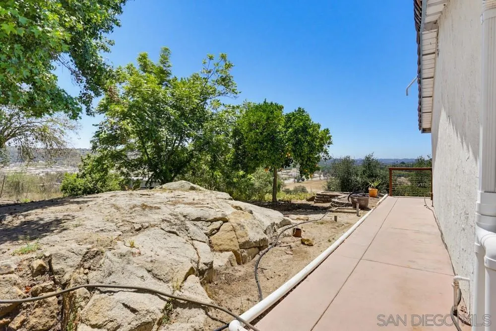 28185 Valley Center