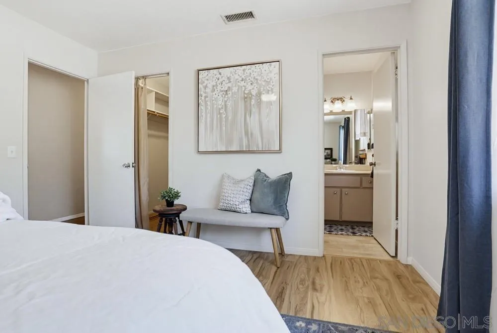28185 Valley Center