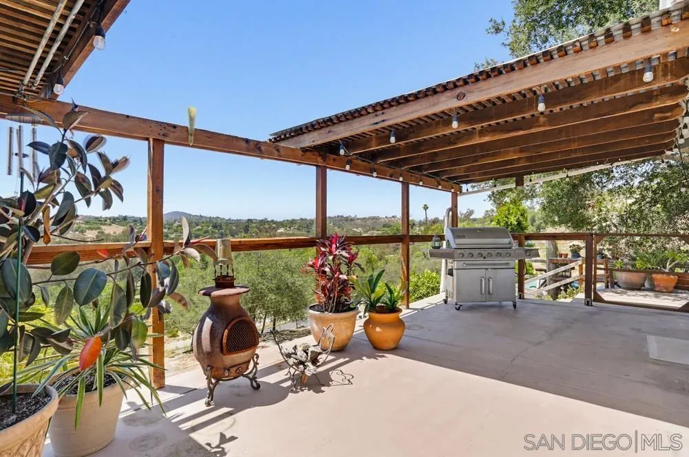 28185 Valley Center