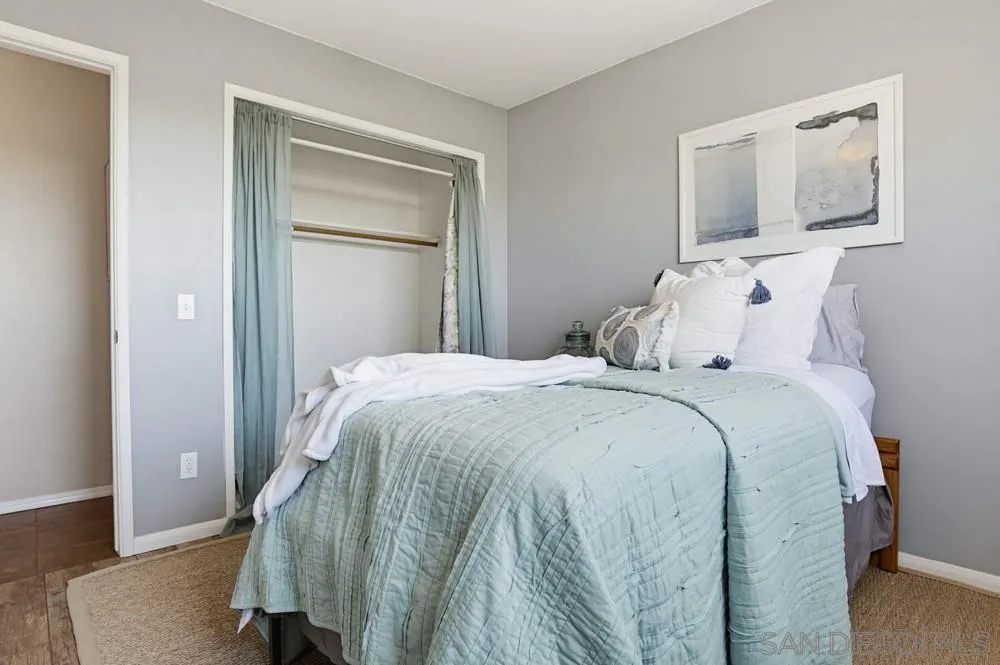 28185 Valley Center