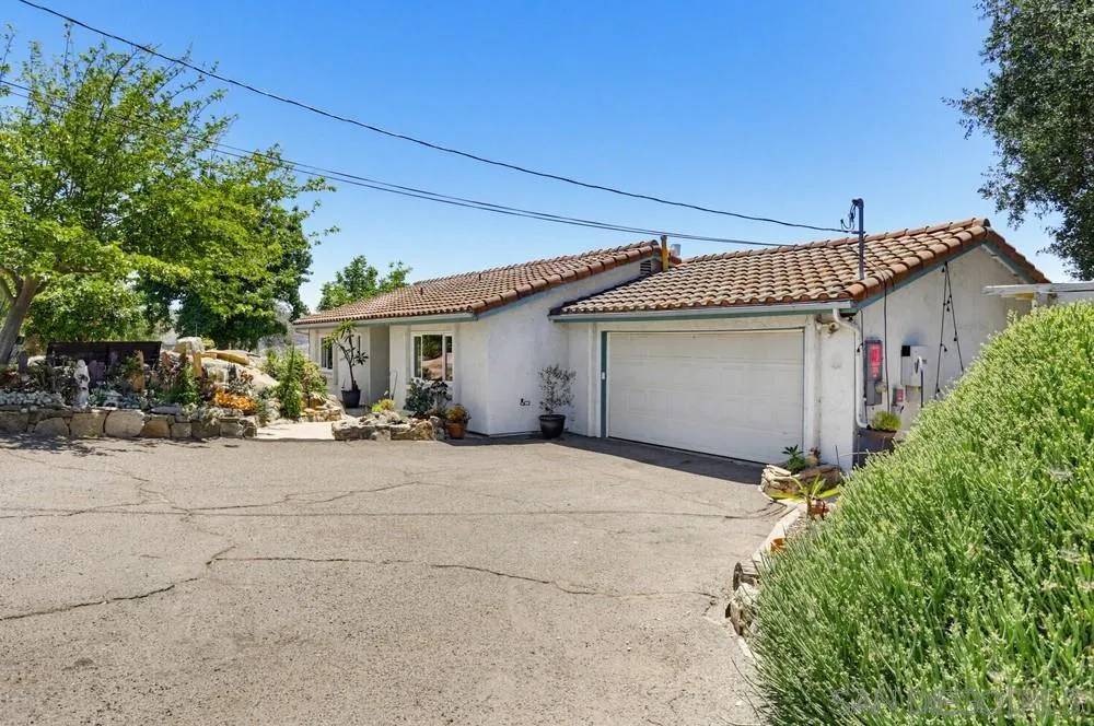 28185 Valley Center