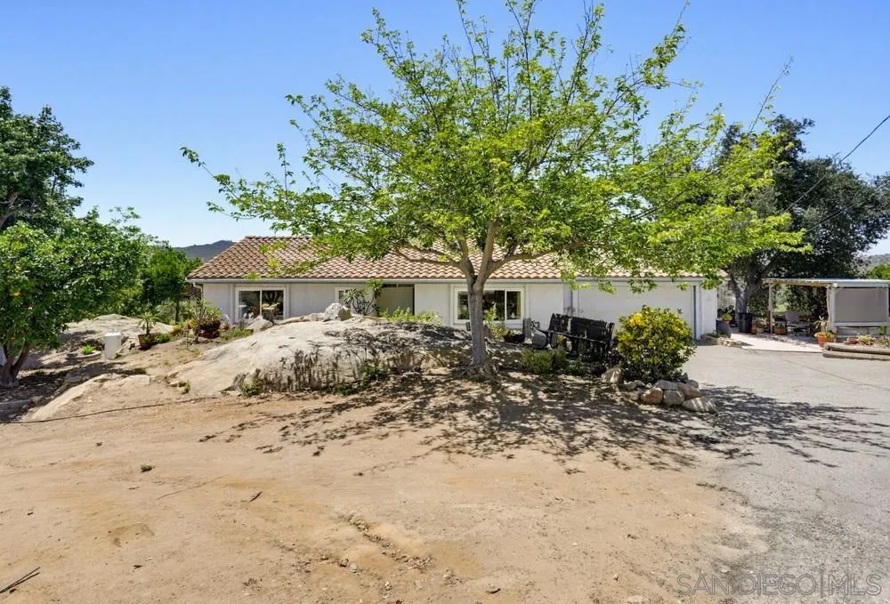 28185 Valley Center