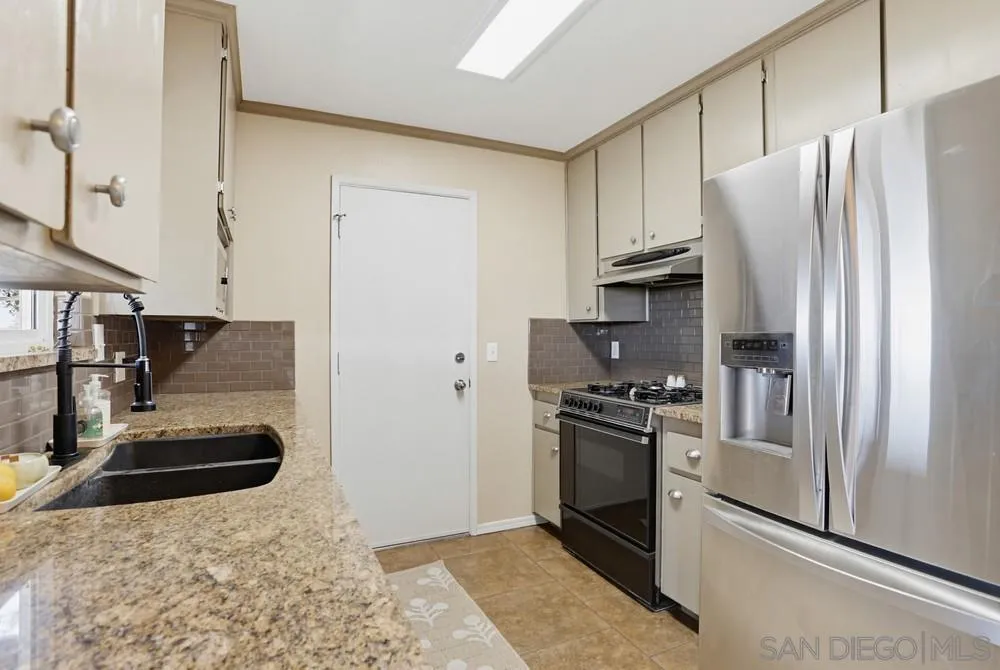 28185 Valley Center