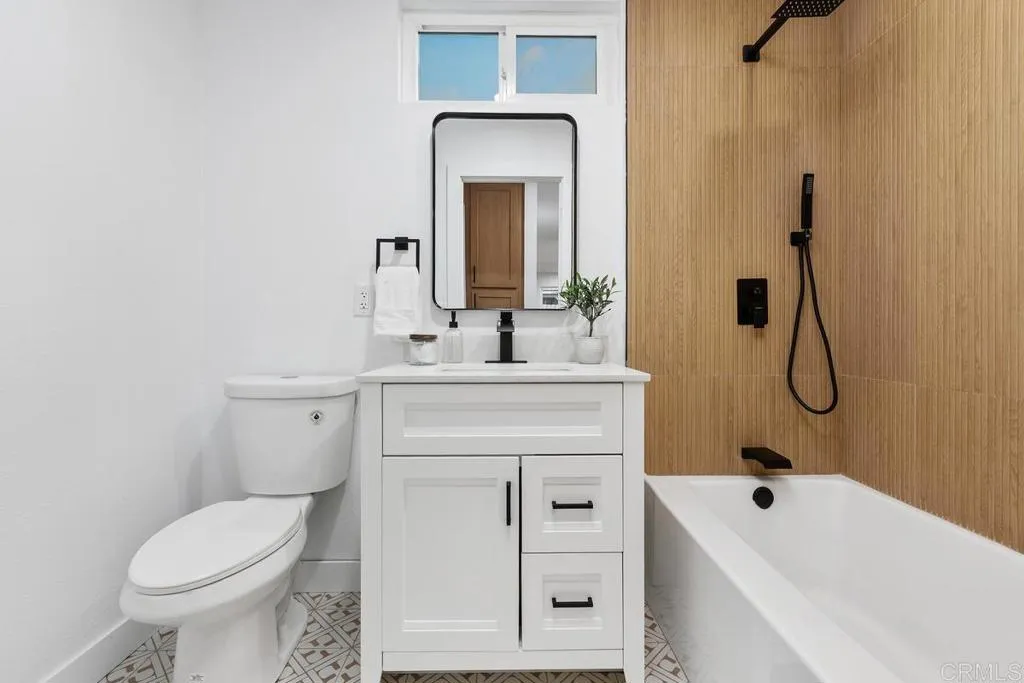 1356 Pleasant Hill Street