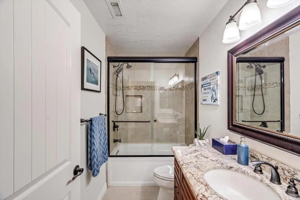 13815 Hilldale Road, Valley Center