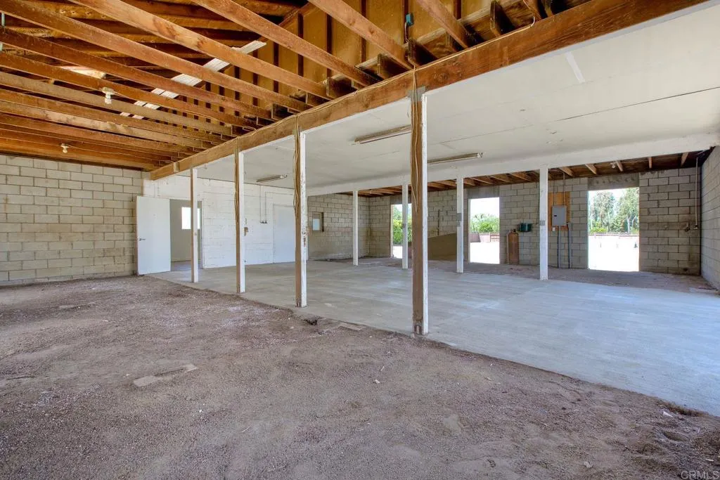 13815 Hilldale Road, Valley Center