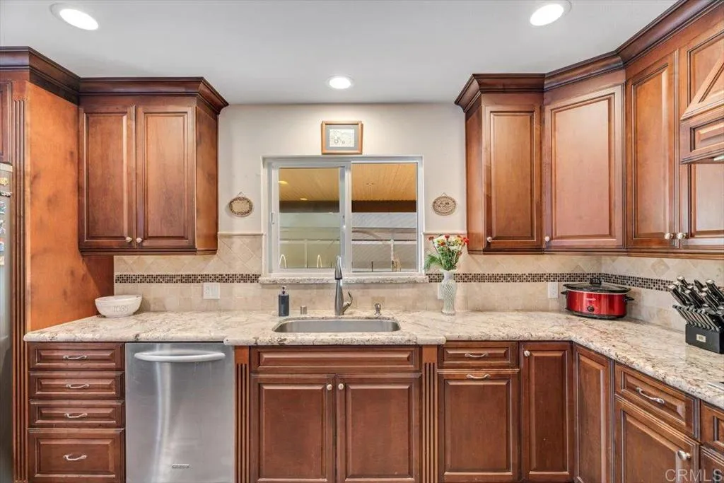 13815 Hilldale Road, Valley Center