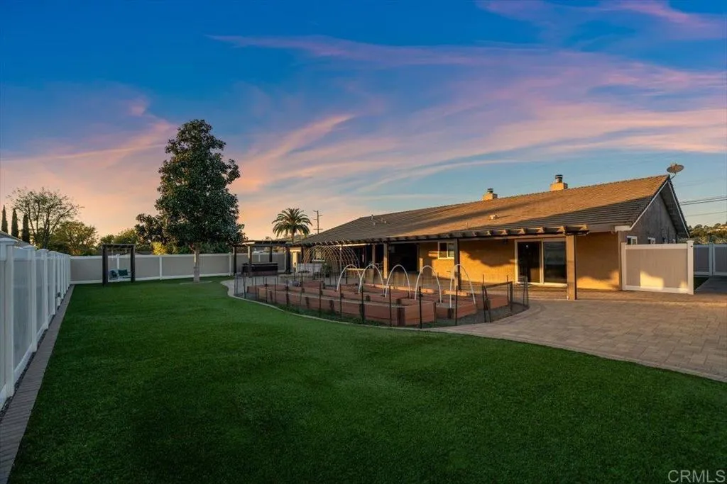 13815 Hilldale Road, Valley Center