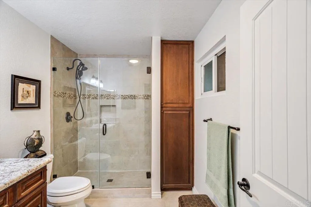 13815 Hilldale Road, Valley Center