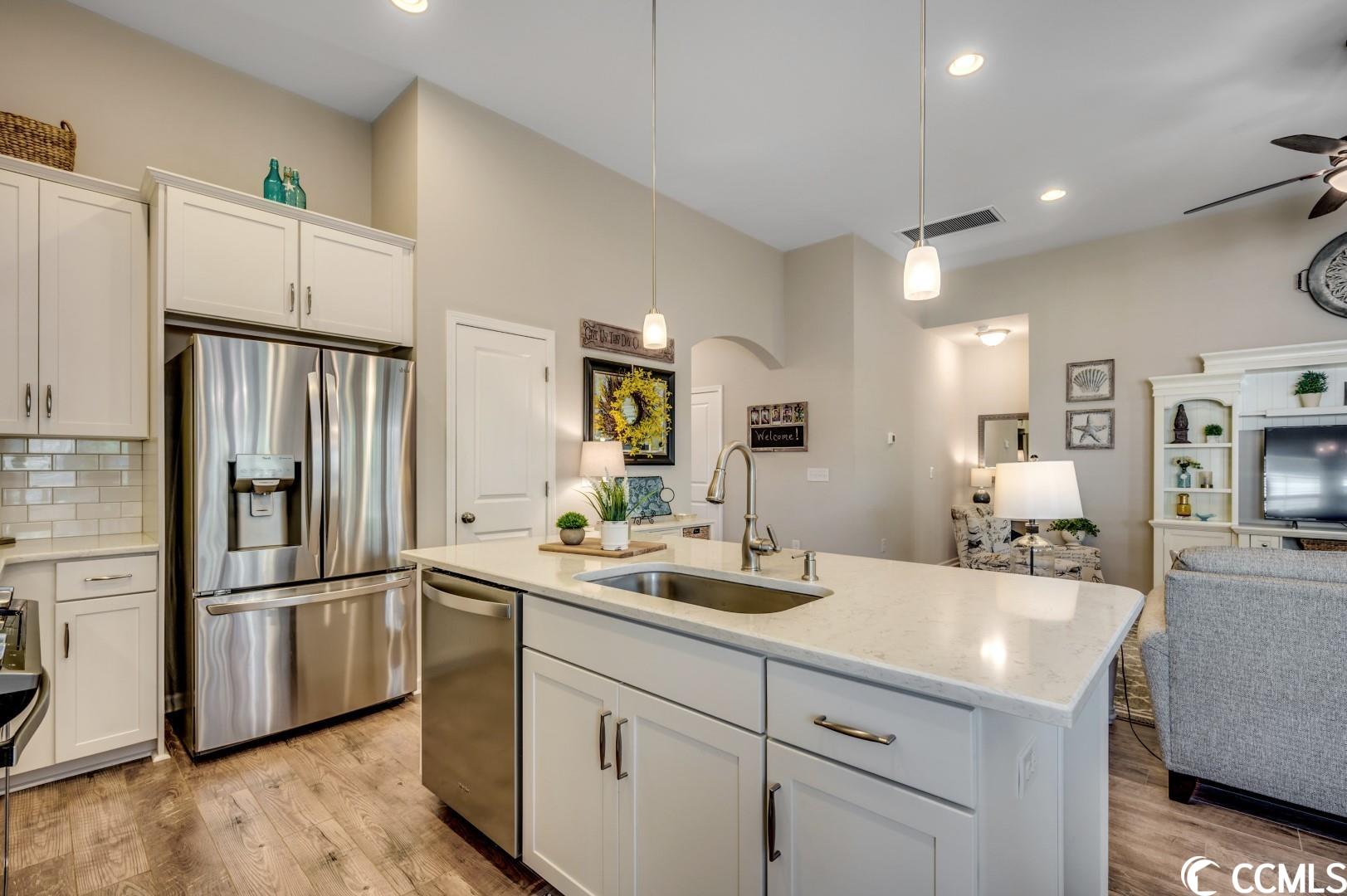 834 Devon Estate Ave.