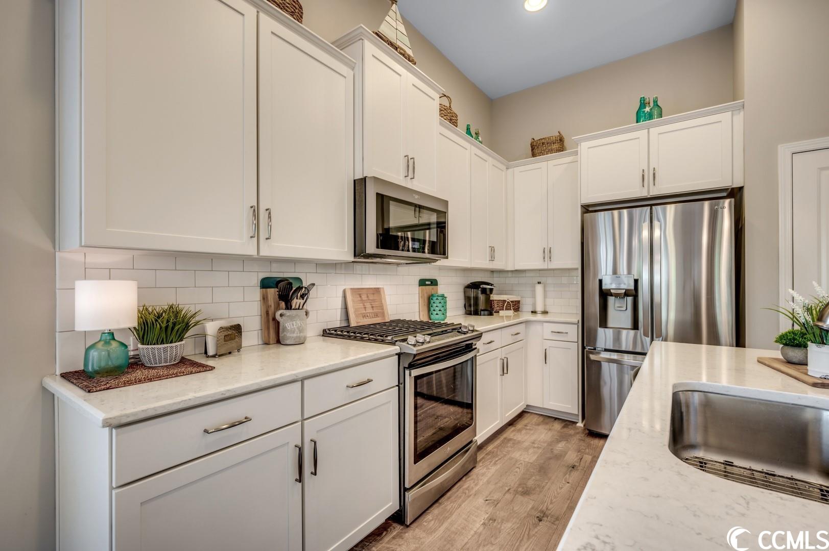 834 Devon Estate Ave.