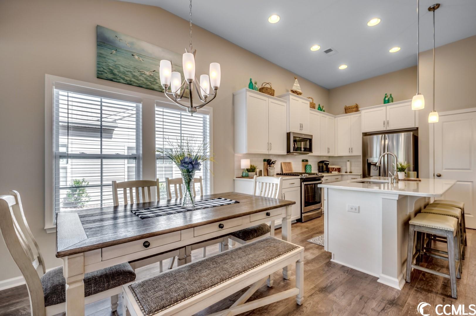 834 Devon Estate Ave.