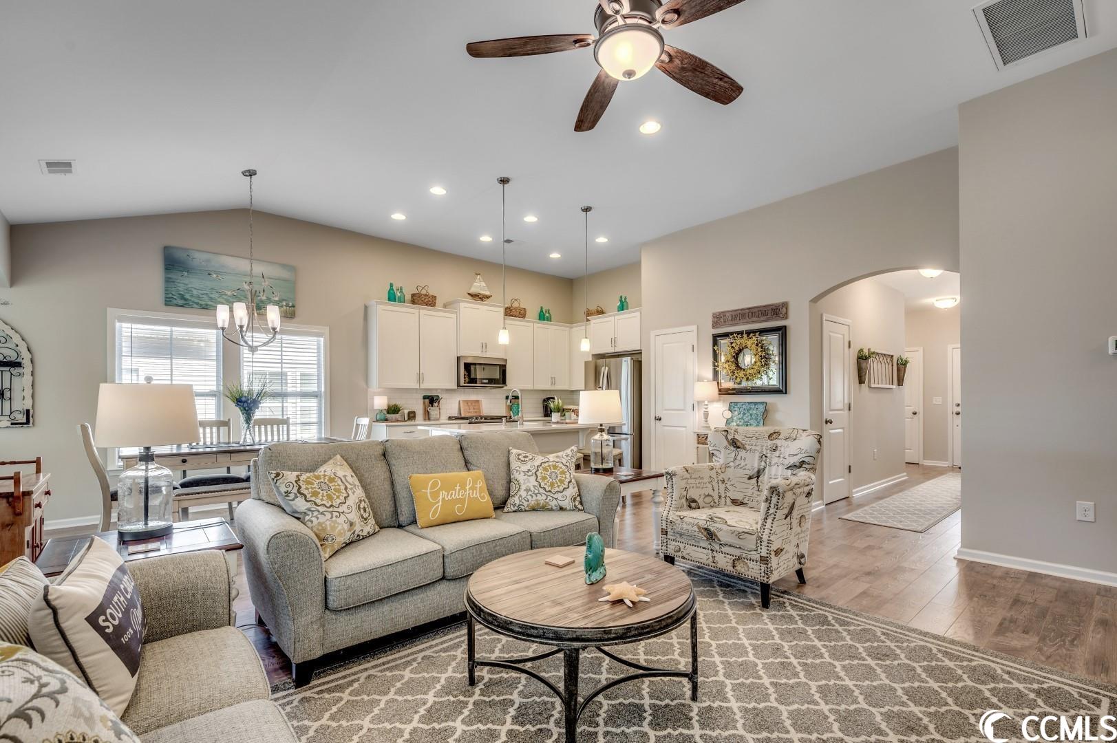 834 Devon Estate Ave.