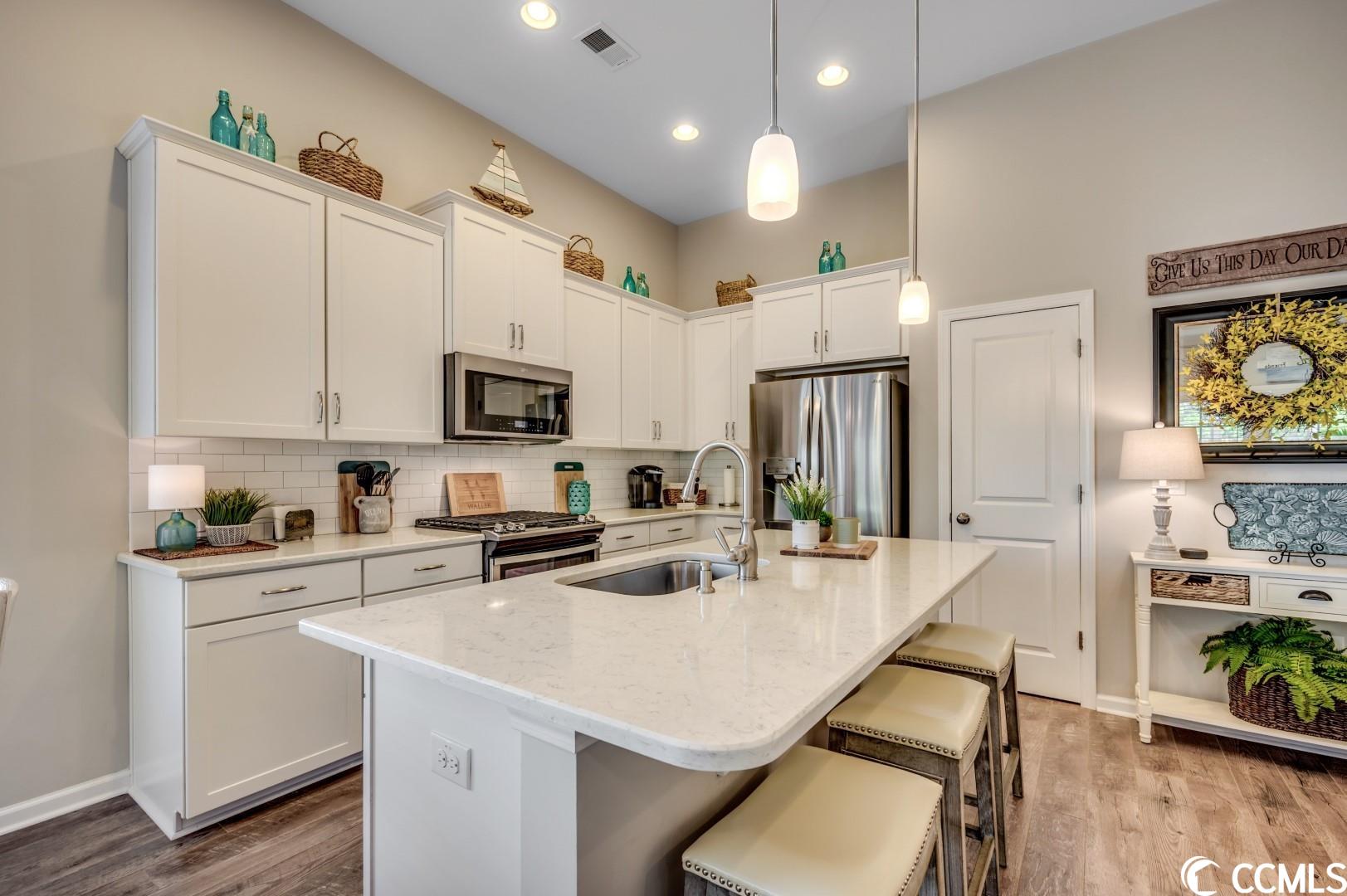 834 Devon Estate Ave.