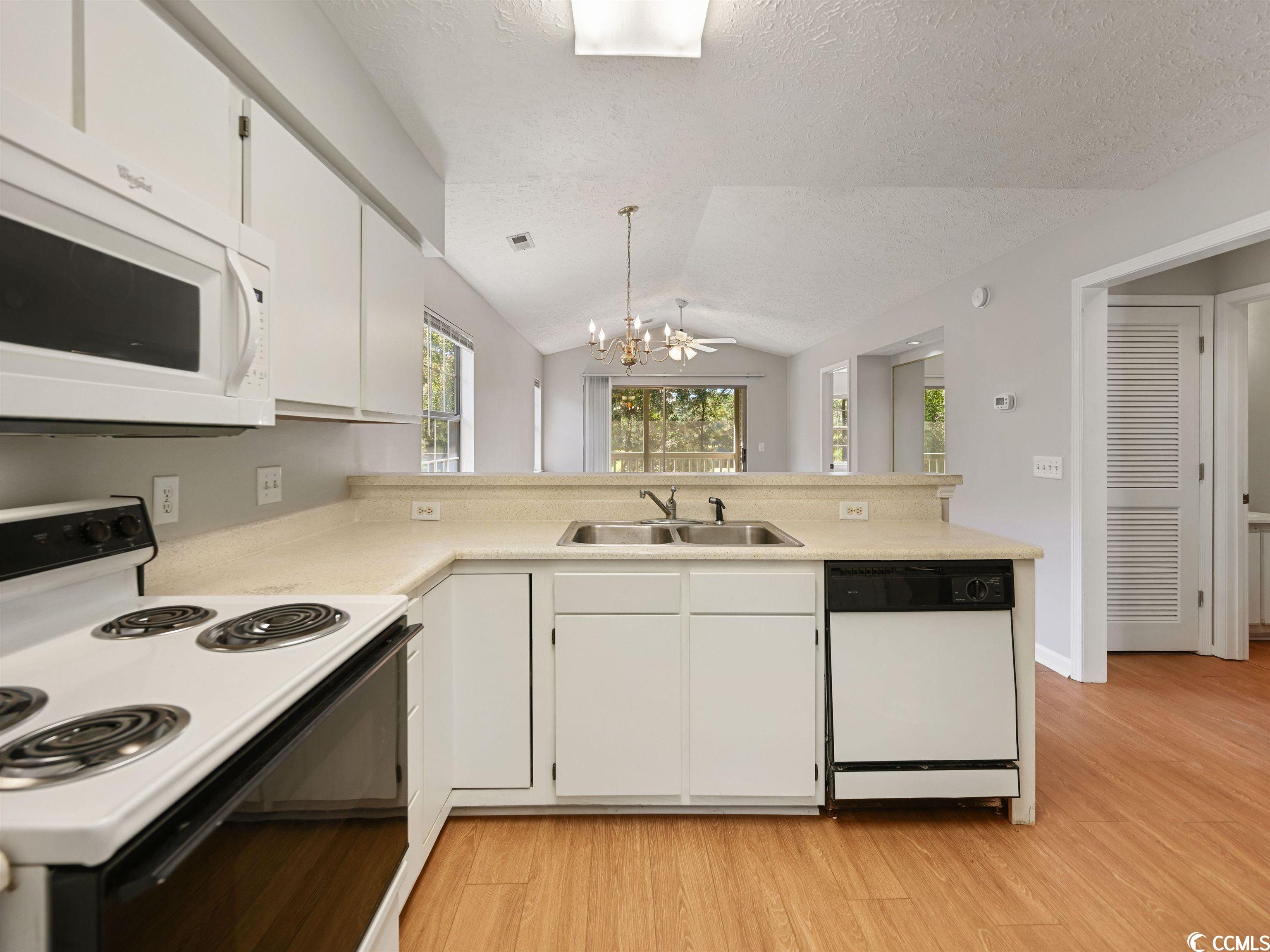 227 Pinehurst Ln. Unit: 6E