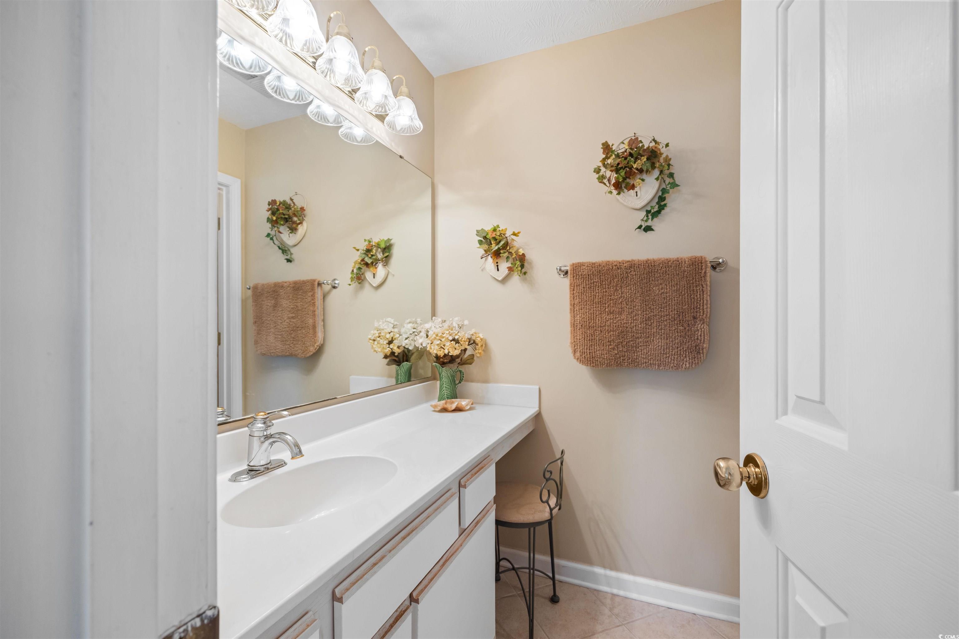 320 Pinehurst Ln. Unit: 11D