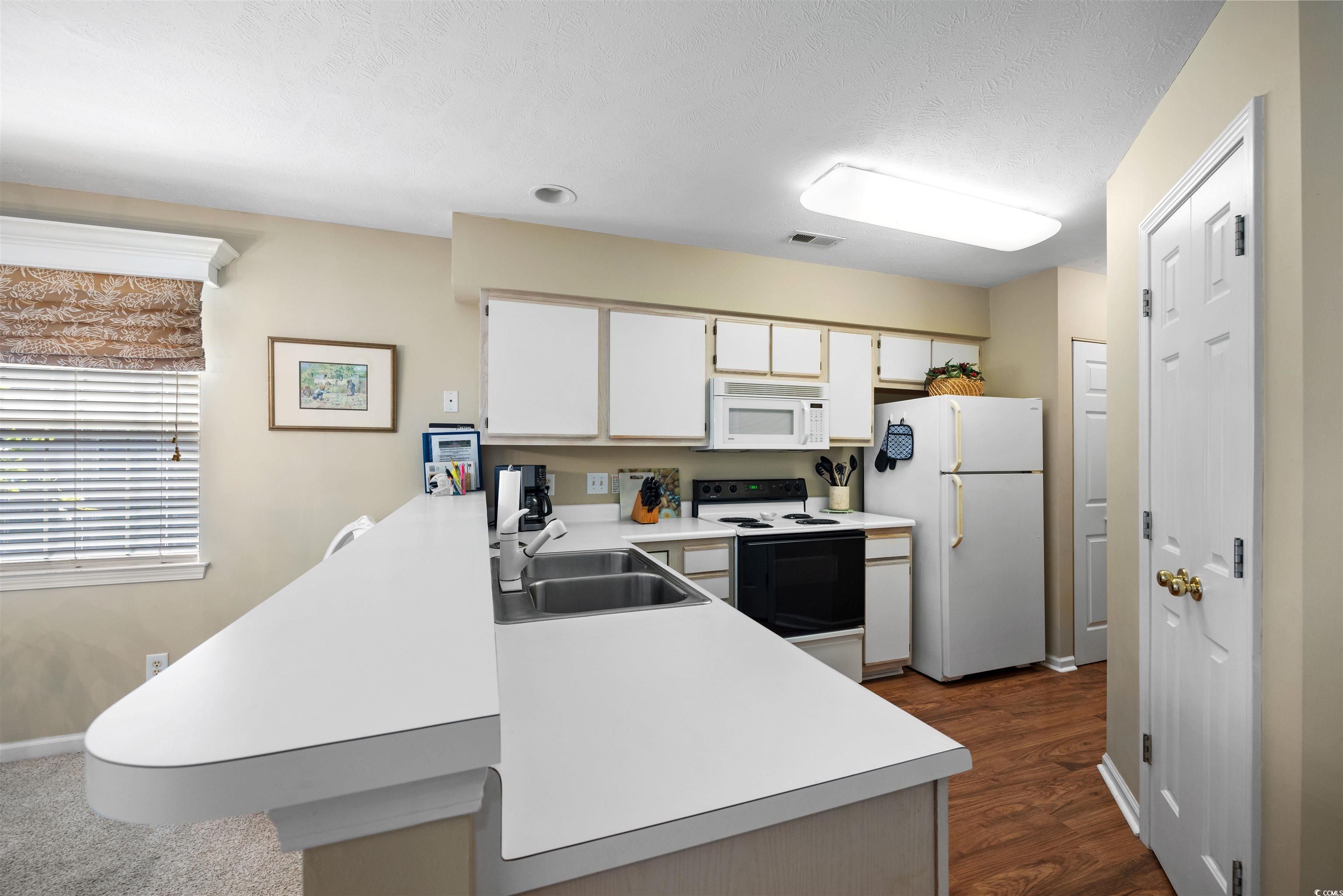 320 Pinehurst Ln. Unit: 11D