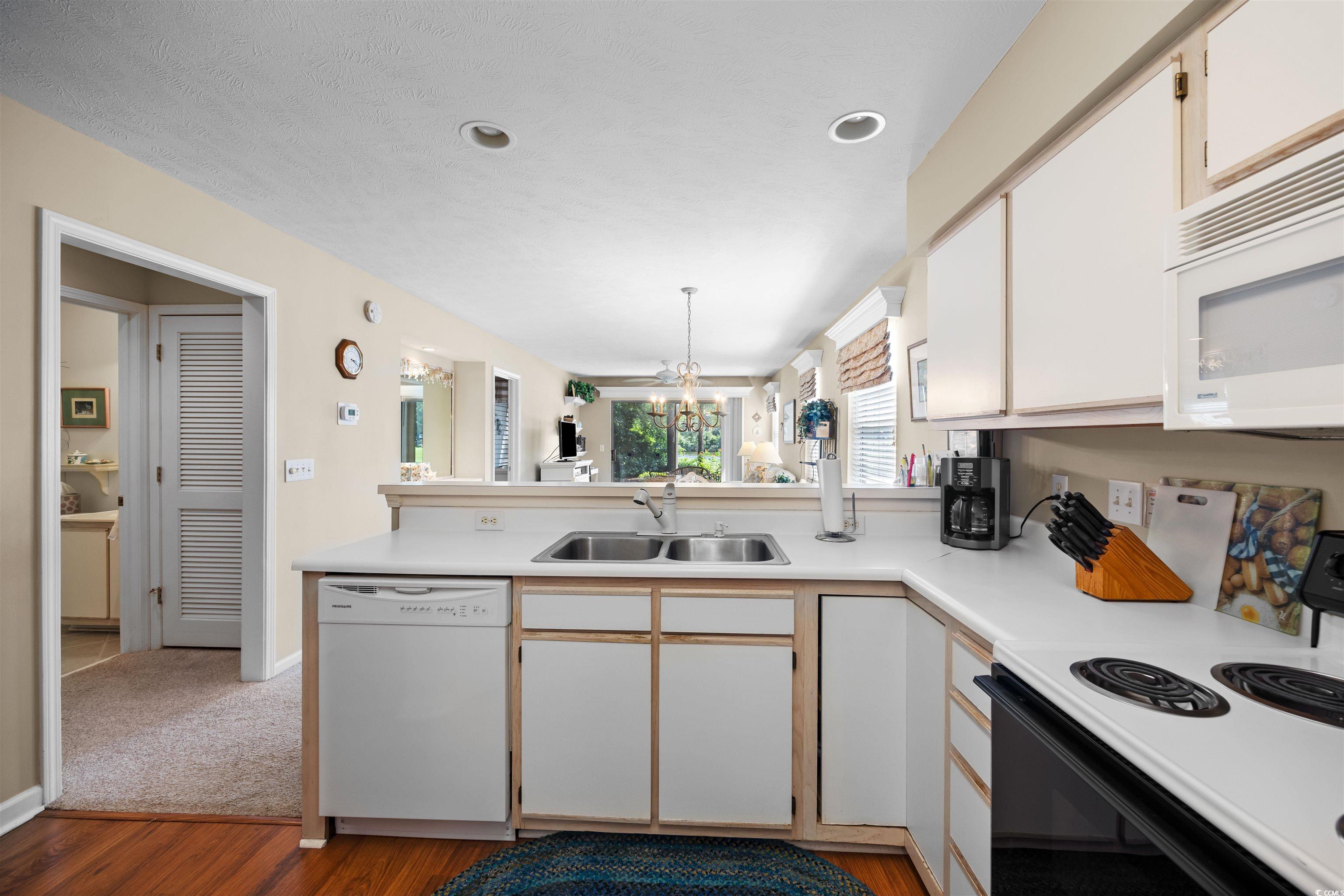 320 Pinehurst Ln. Unit: 11D