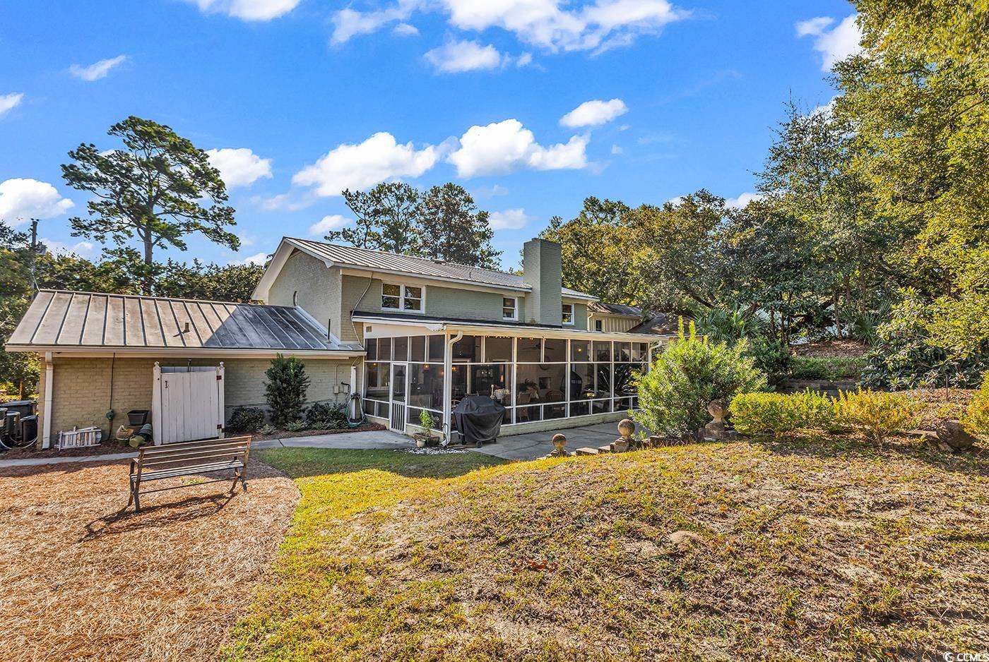 435 Lakeshore Dr.