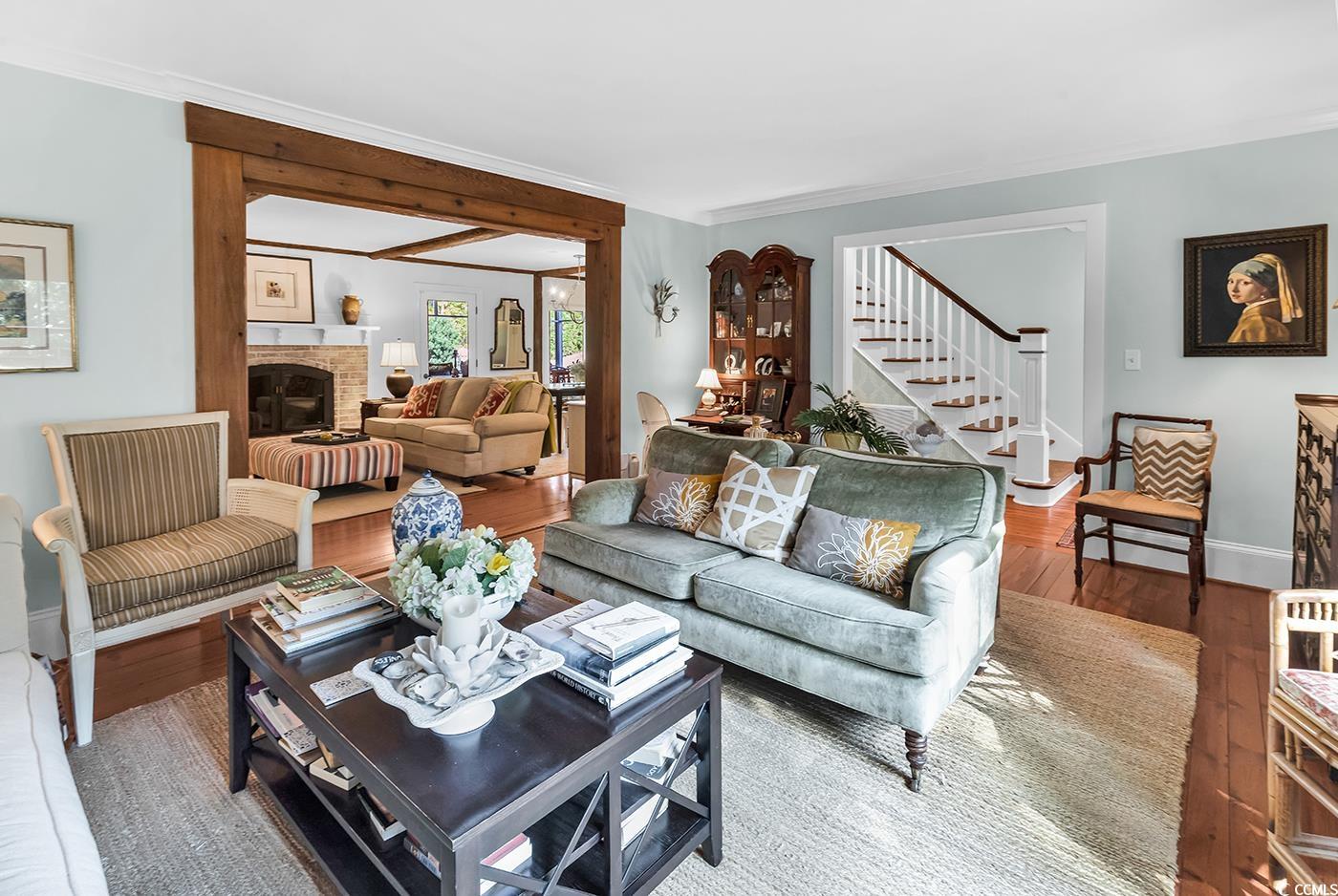 435 Lakeshore Dr.