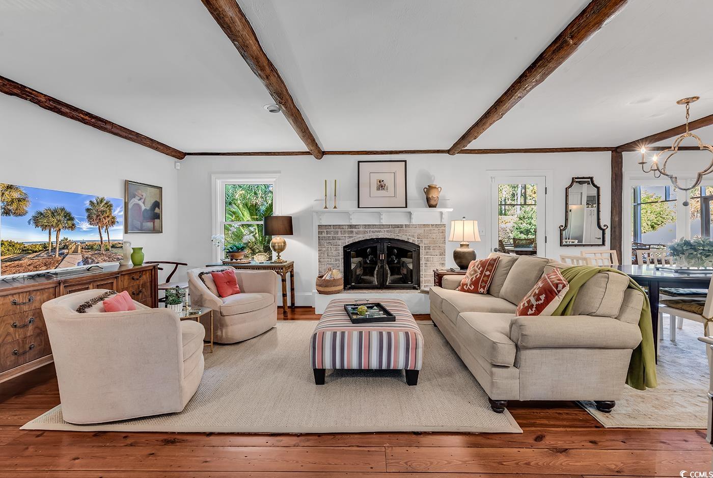 435 Lakeshore Dr.