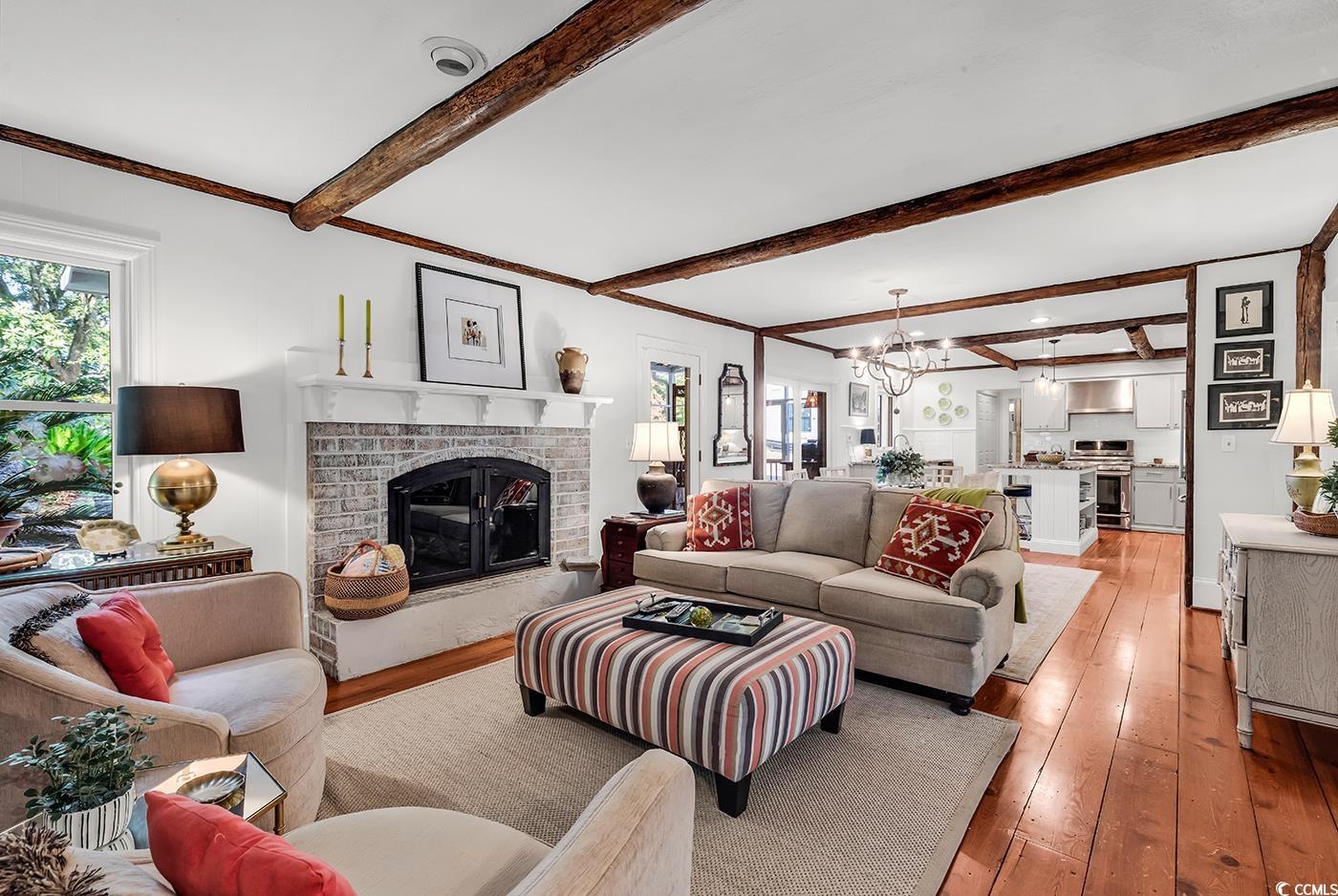 435 Lakeshore Dr.