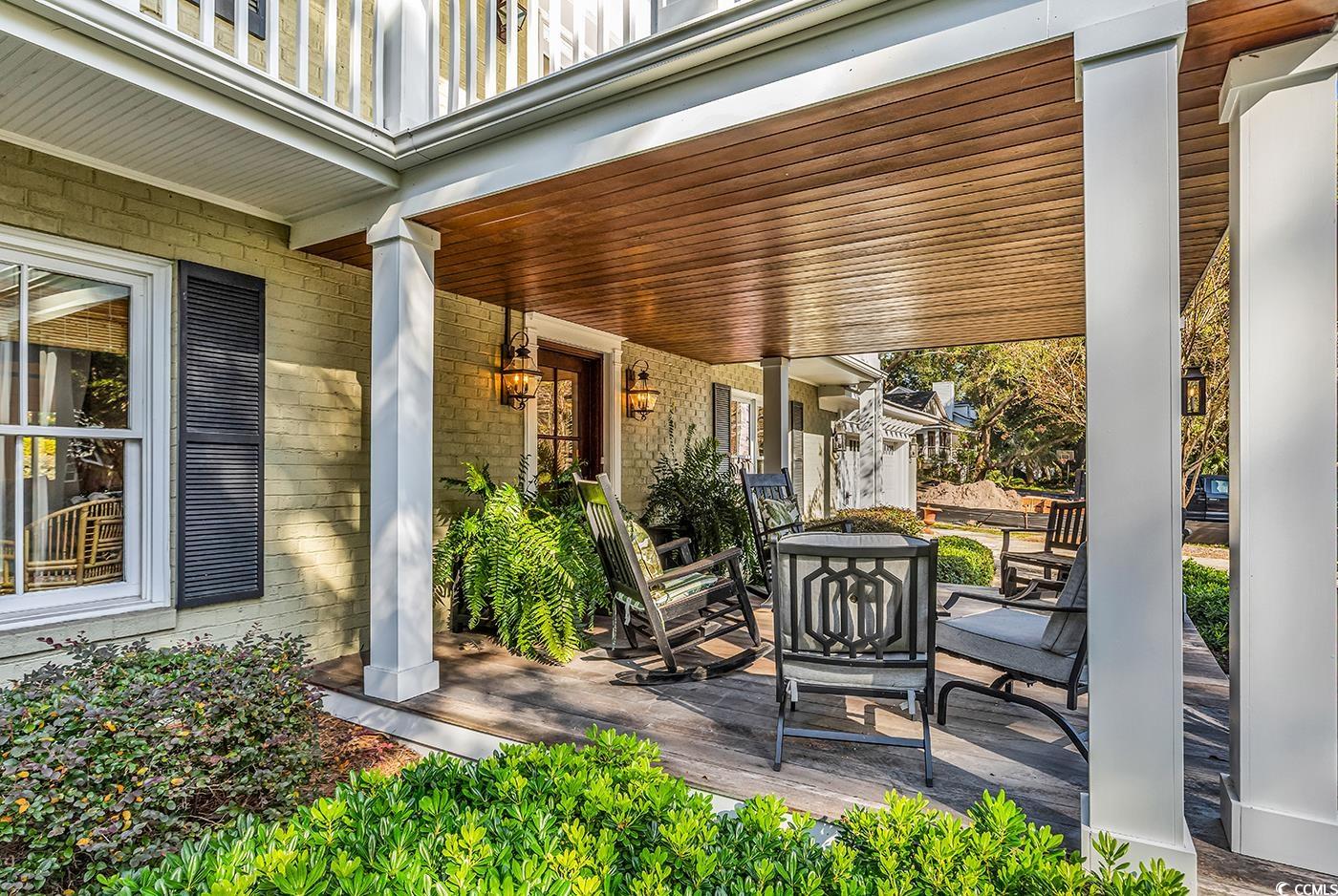 435 Lakeshore Dr.