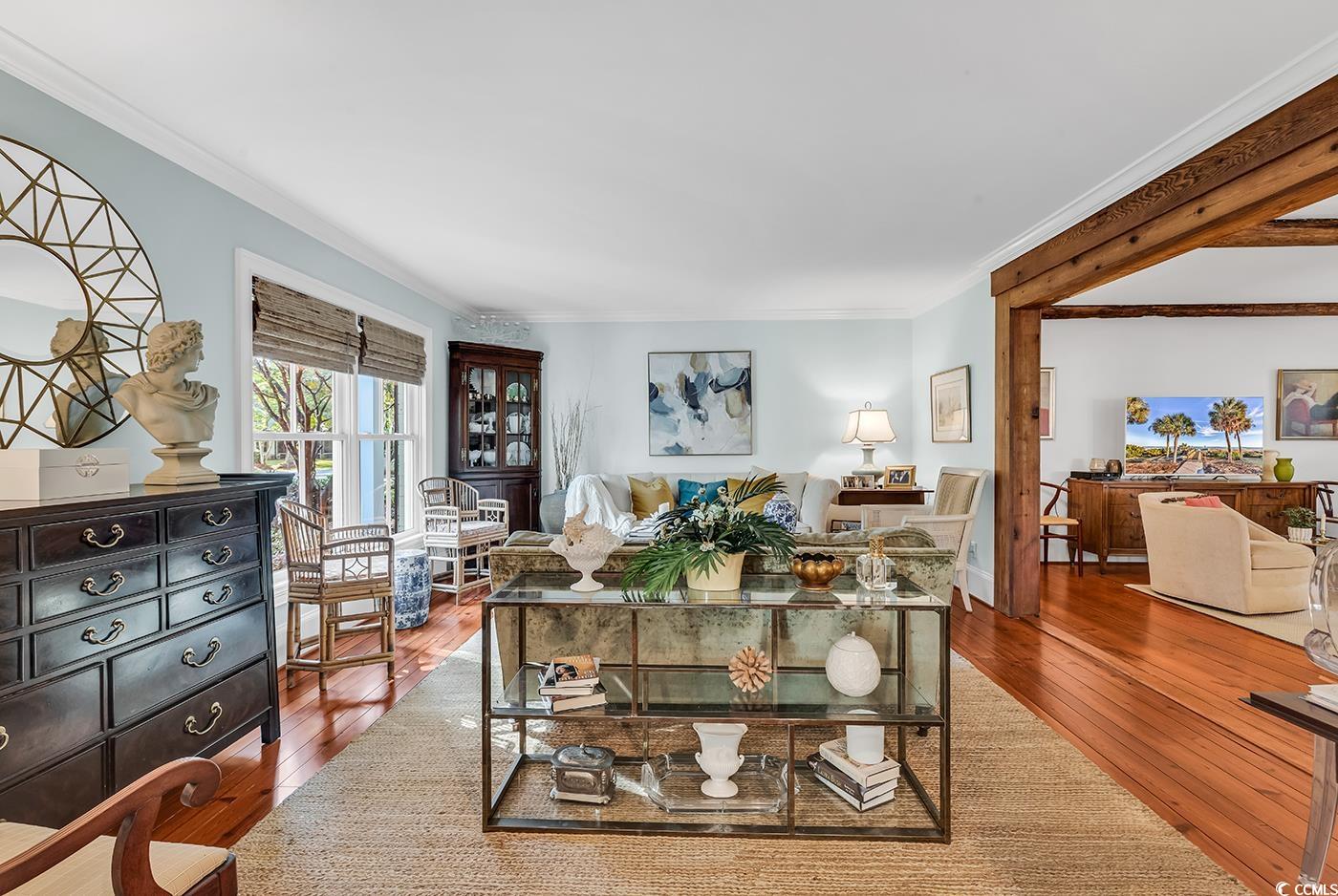 435 Lakeshore Dr.