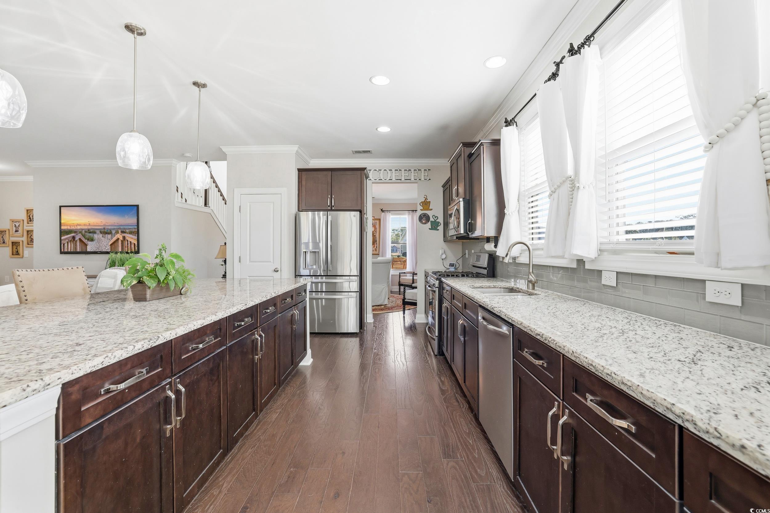 418 Hyacinth Loop
