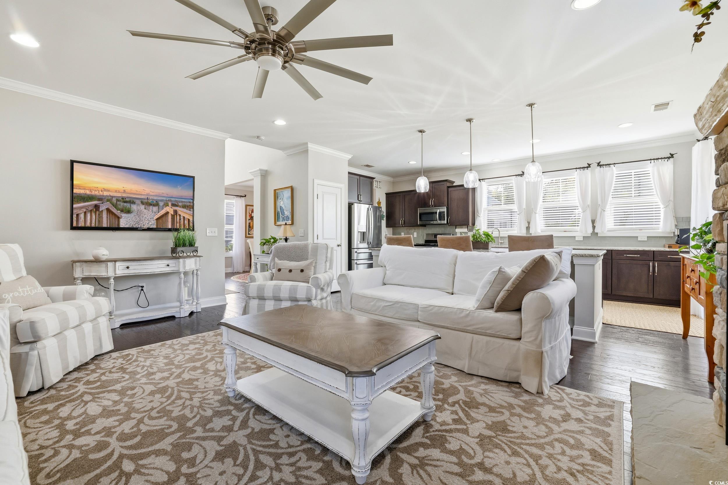 418 Hyacinth Loop
