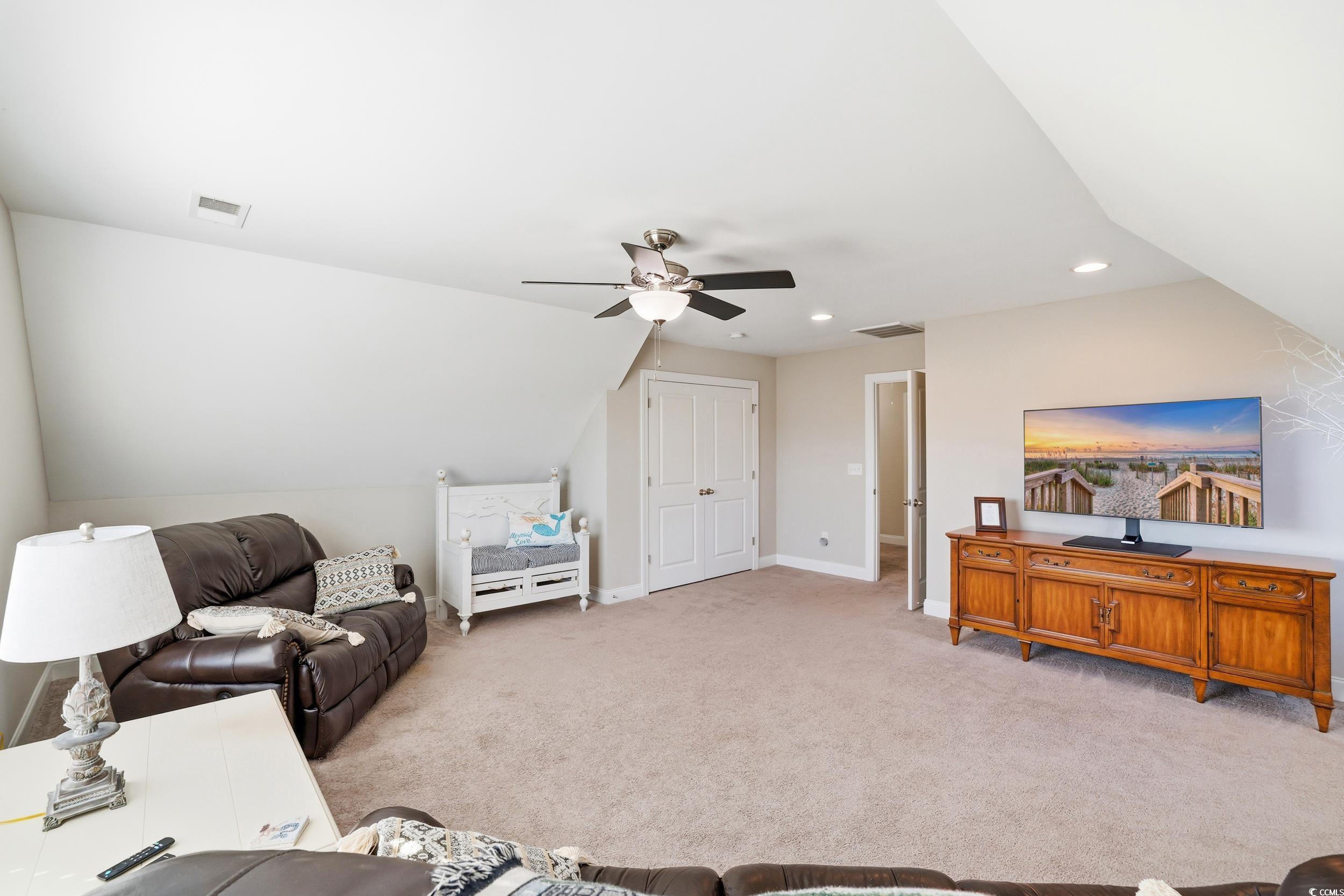 418 Hyacinth Loop