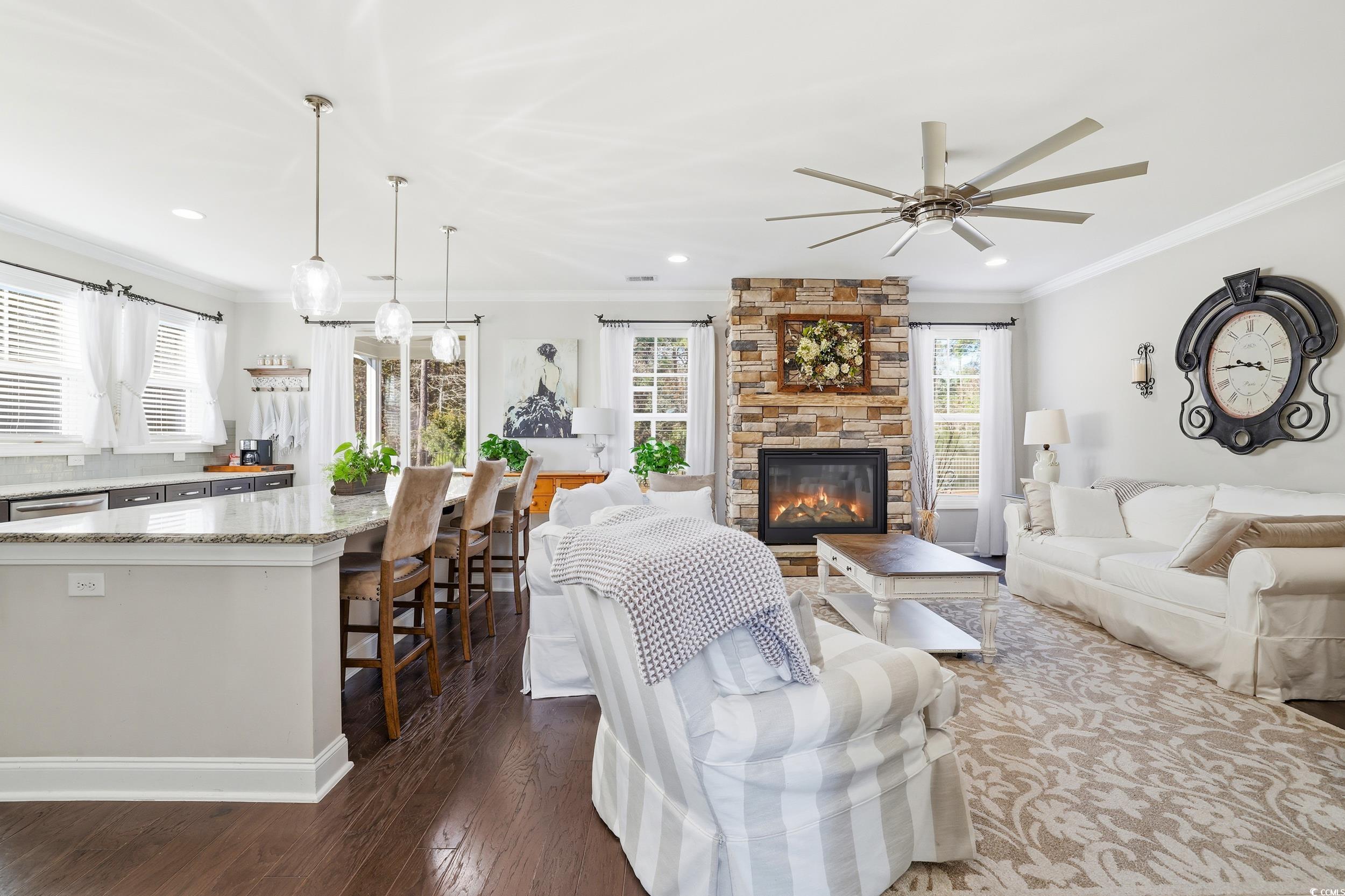 418 Hyacinth Loop