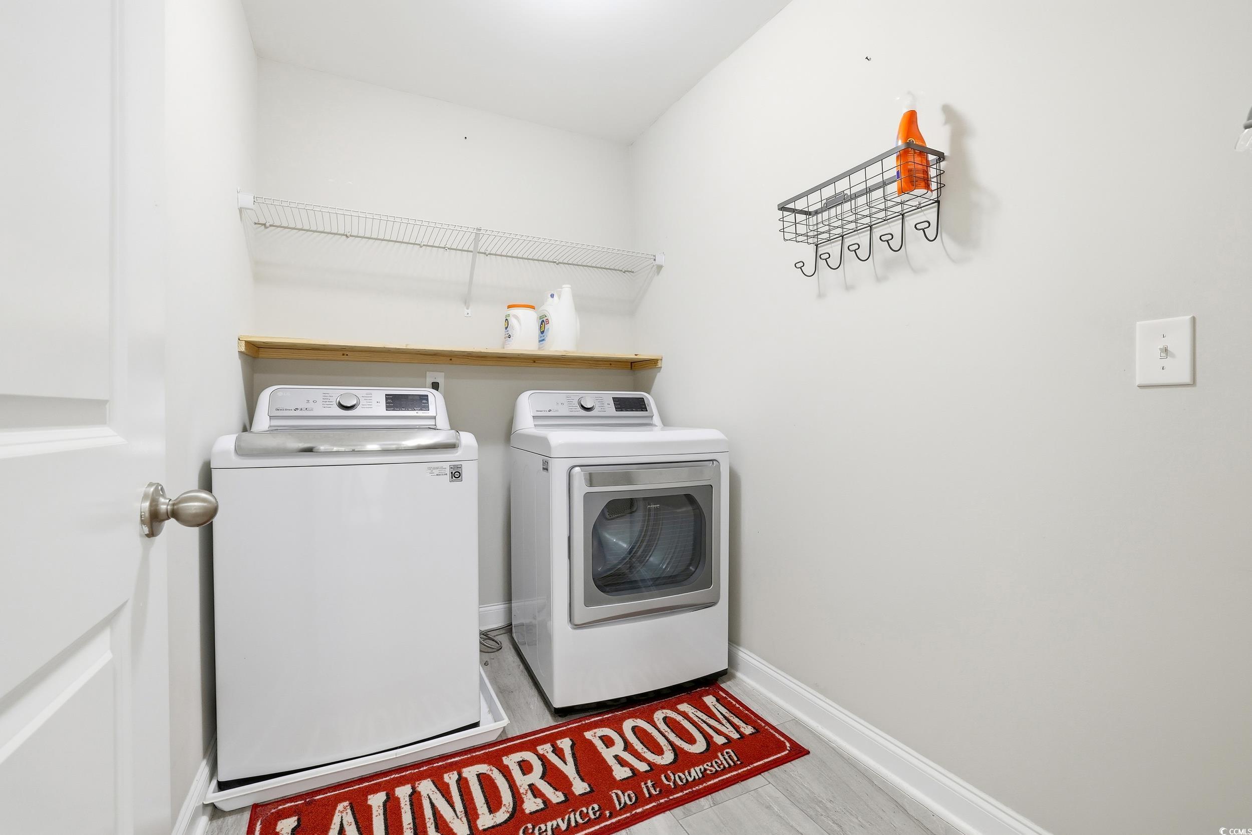 418 Hyacinth Loop