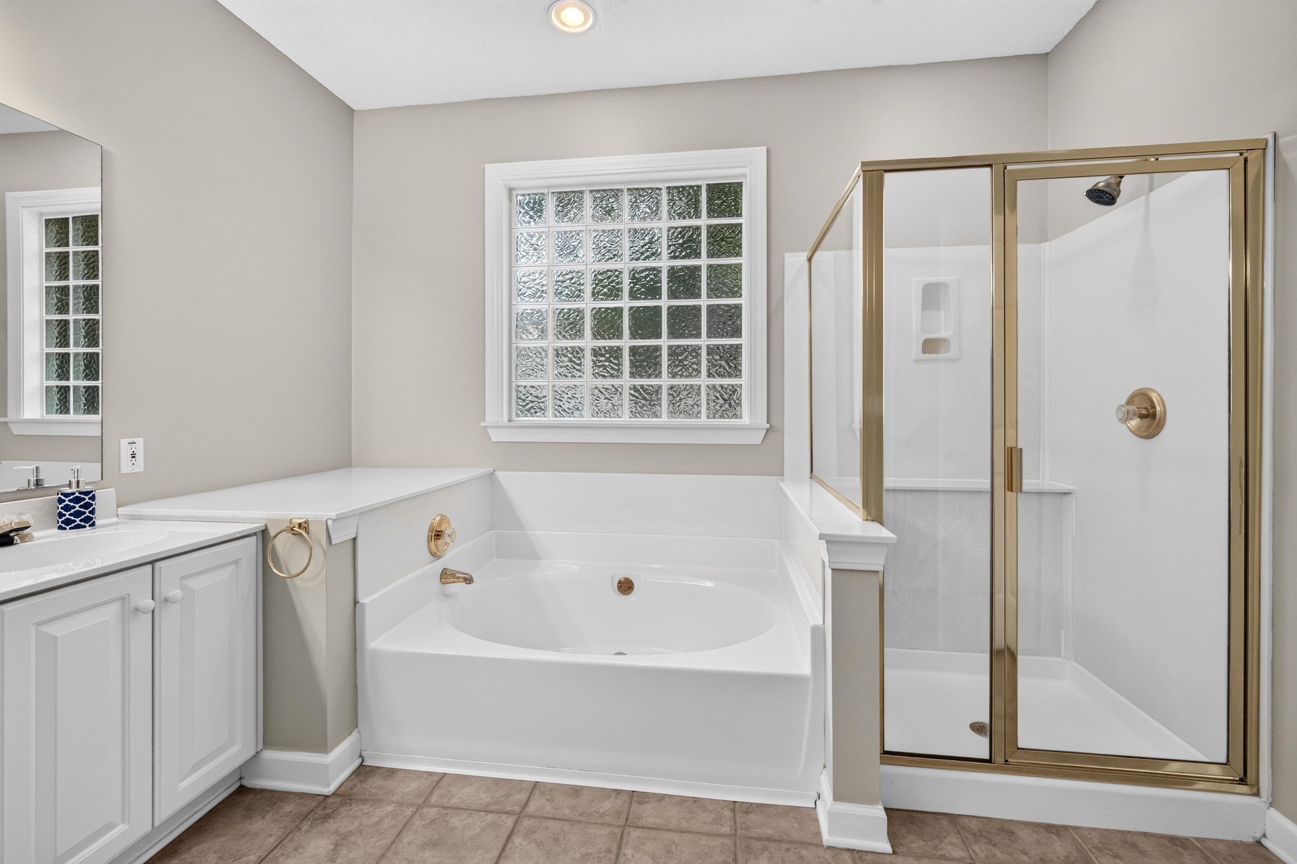 48 Alexander Glennie Dr.