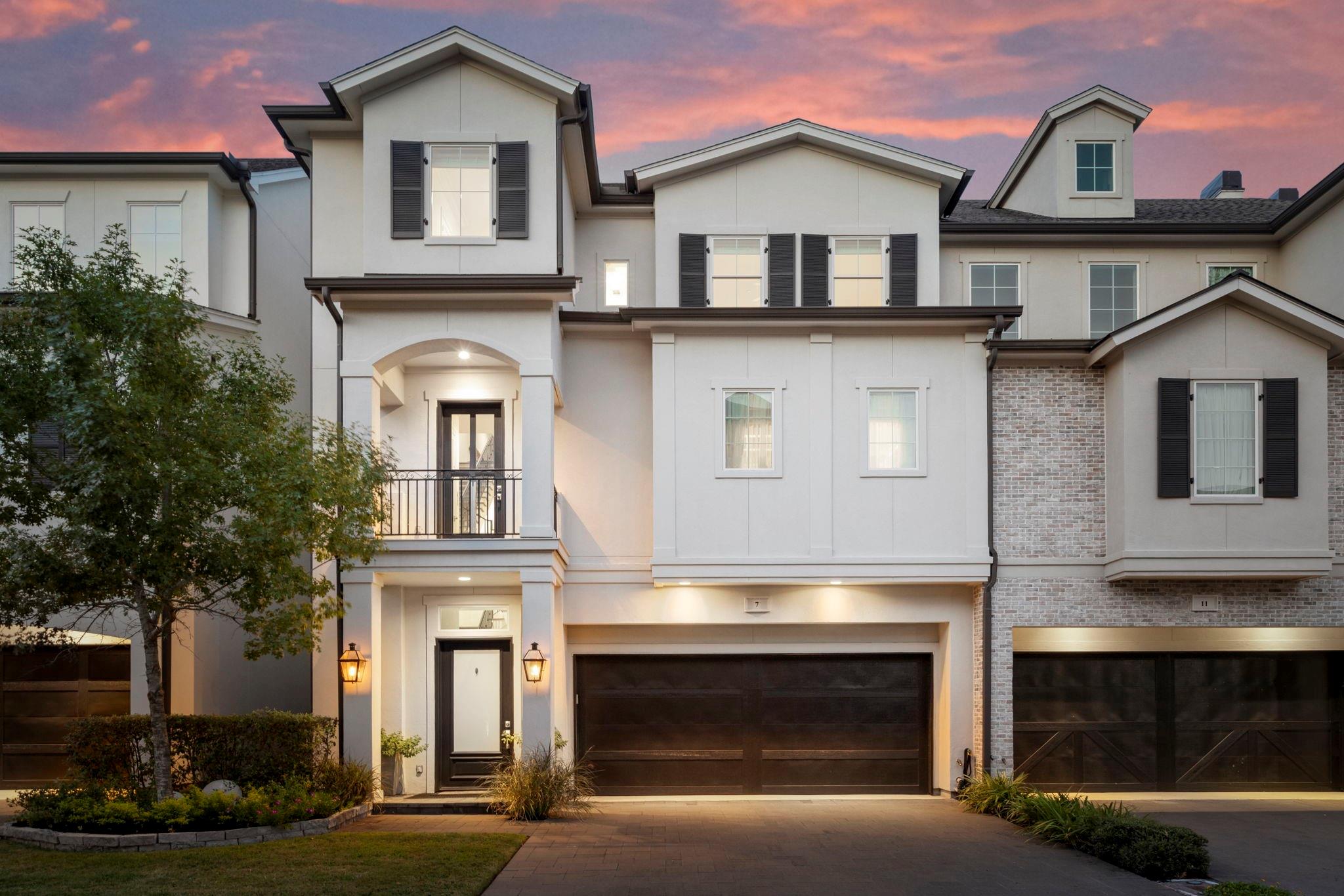 7 Waterton Cove Place