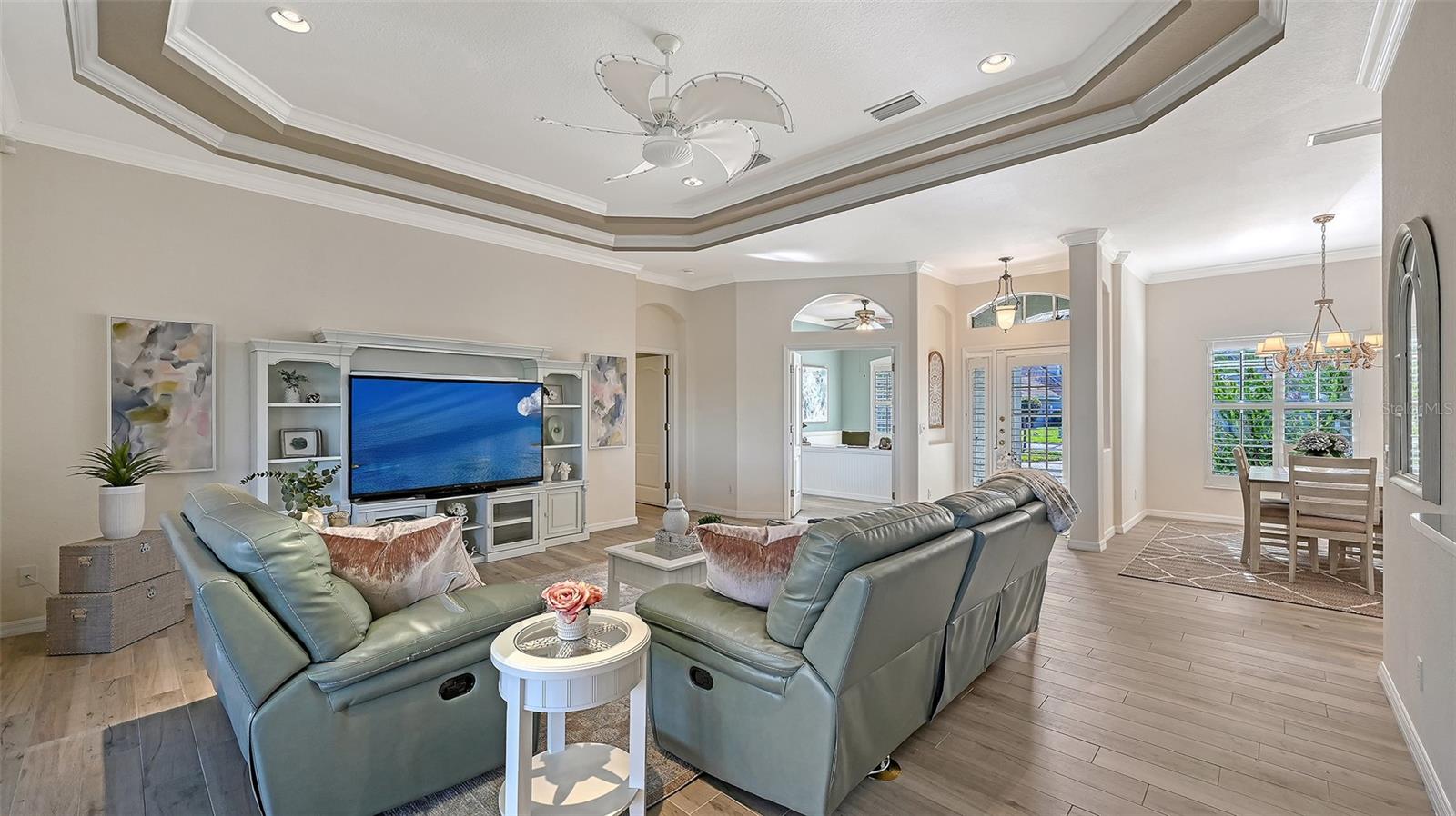 7527 CAMDEN HARBOUR DR