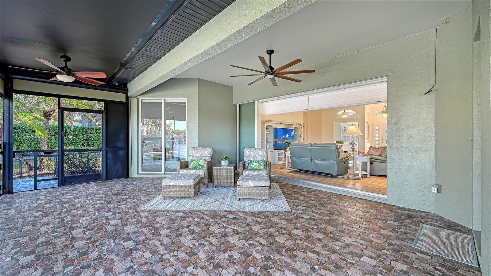 7527 CAMDEN HARBOUR DR