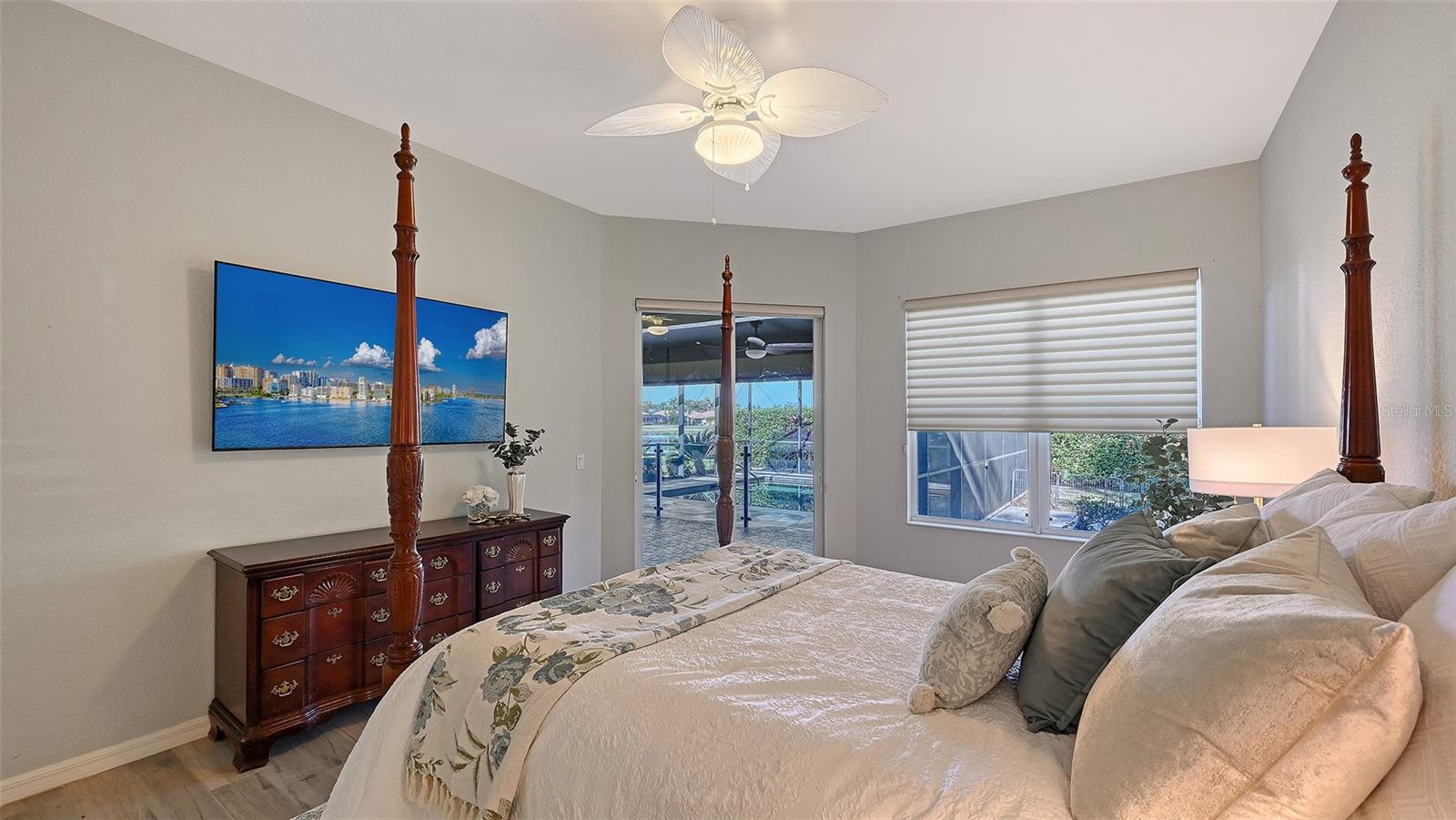 7527 CAMDEN HARBOUR DR